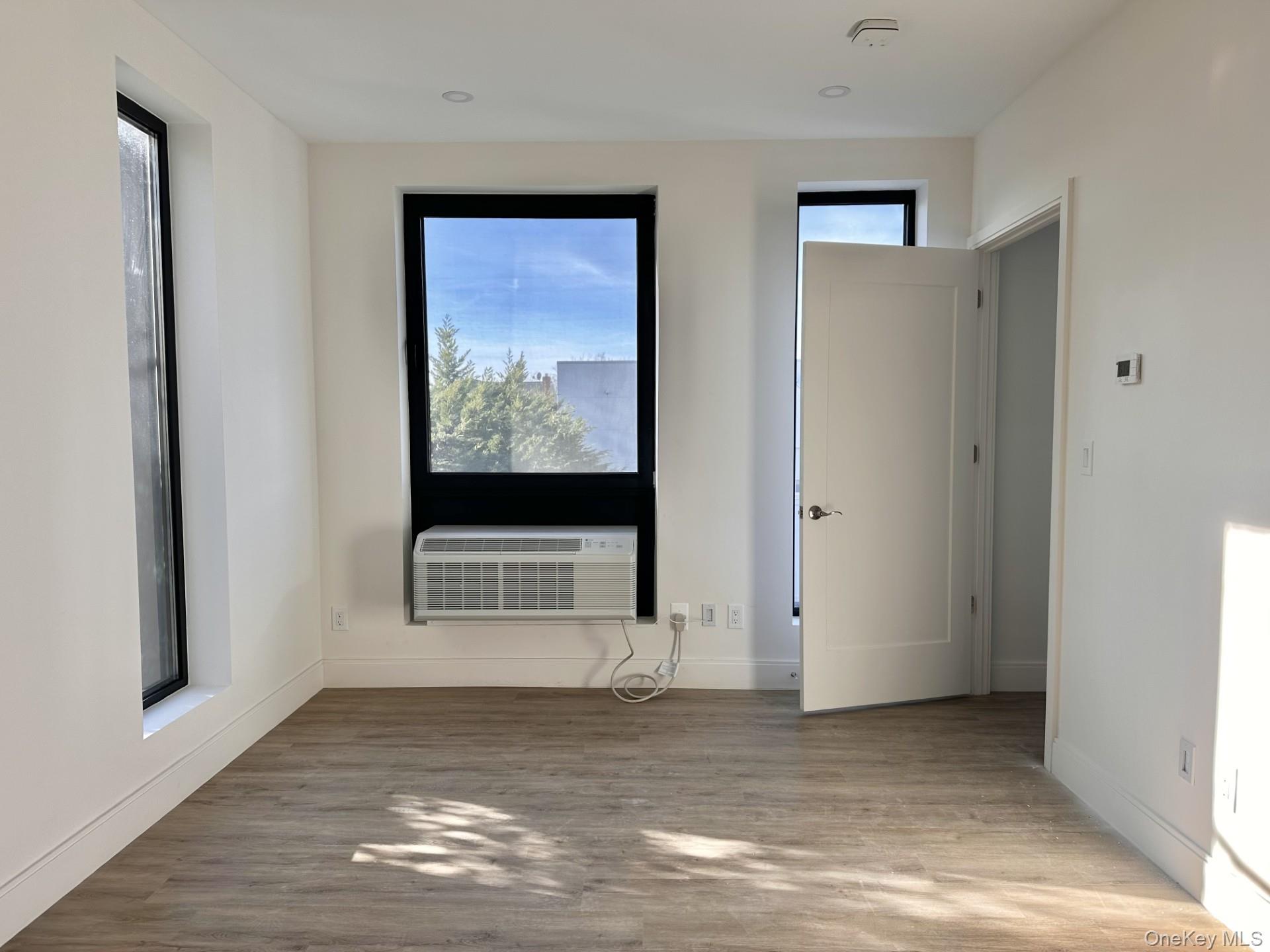 #5 photo, 362 W MERRICK Road, Valley Stream , NY 11580