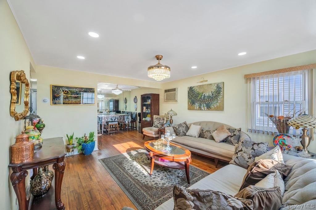 #7 photo, 181 Martens Avenue, Valley Stream , NY 11580