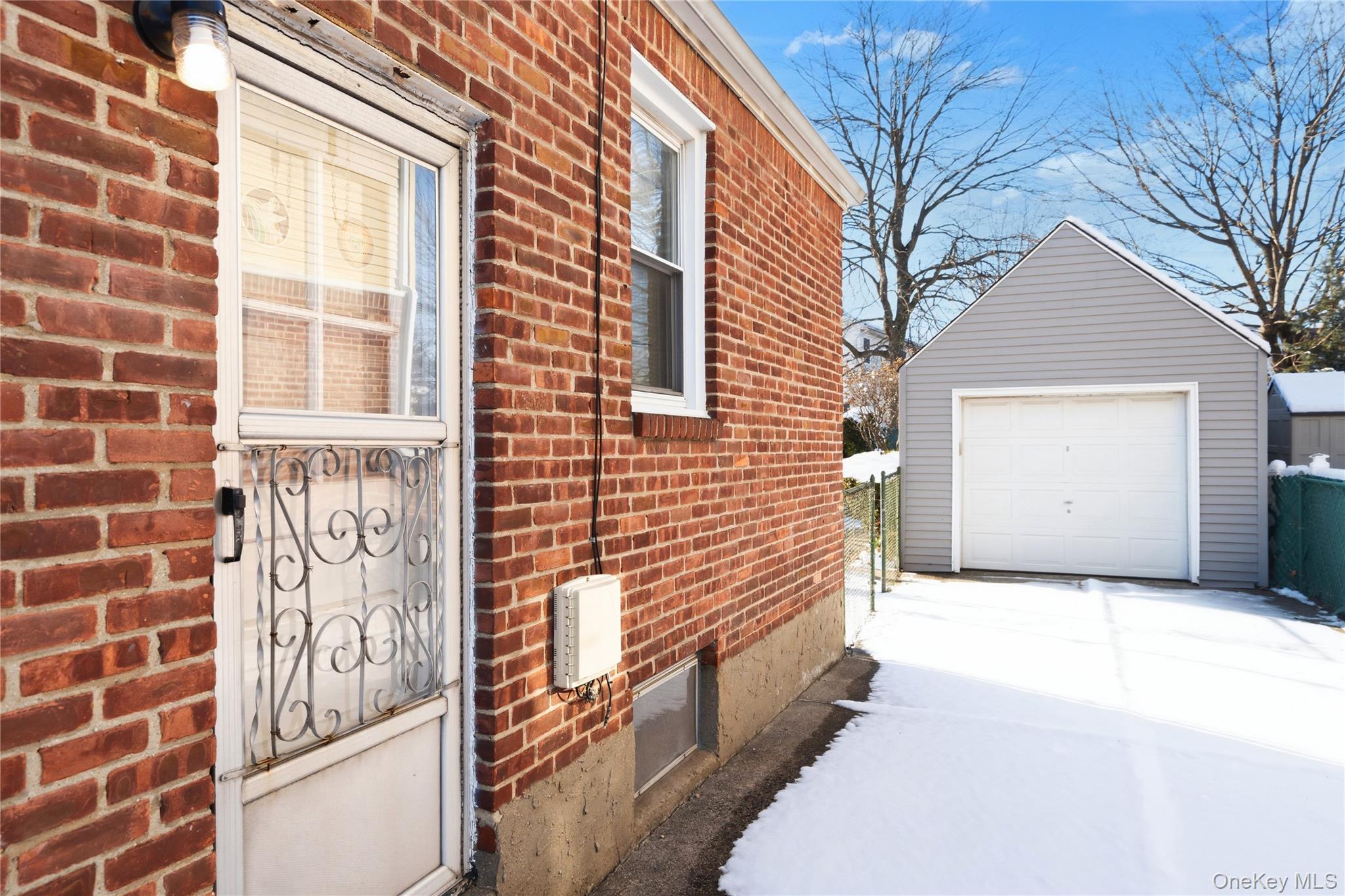 #4 photo, 76 Westend Avenue, Valley Stream , NY 11580