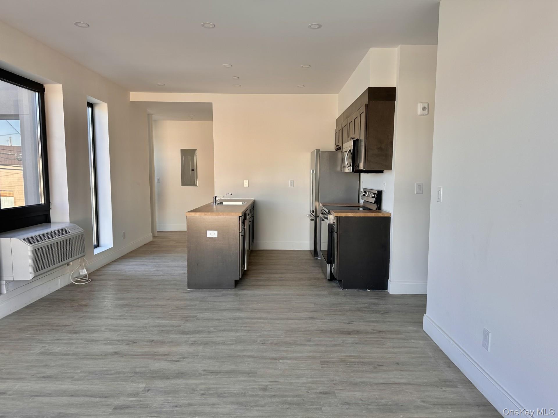 #5 photo, 362 W MERRICK Road, Valley Stream , NY 11580