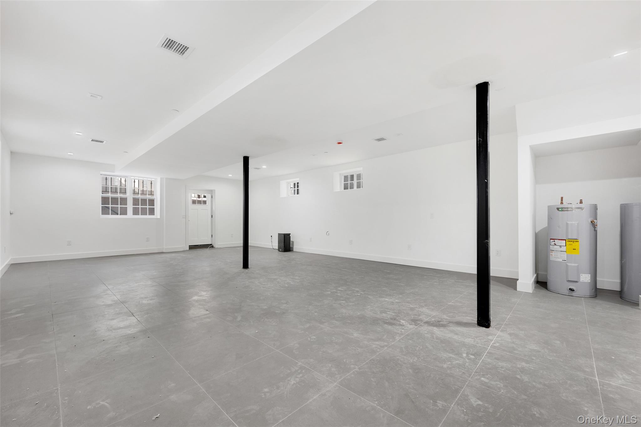 #17 photo, 3824 215th Street, बेसाइड Bayside , NY 11361