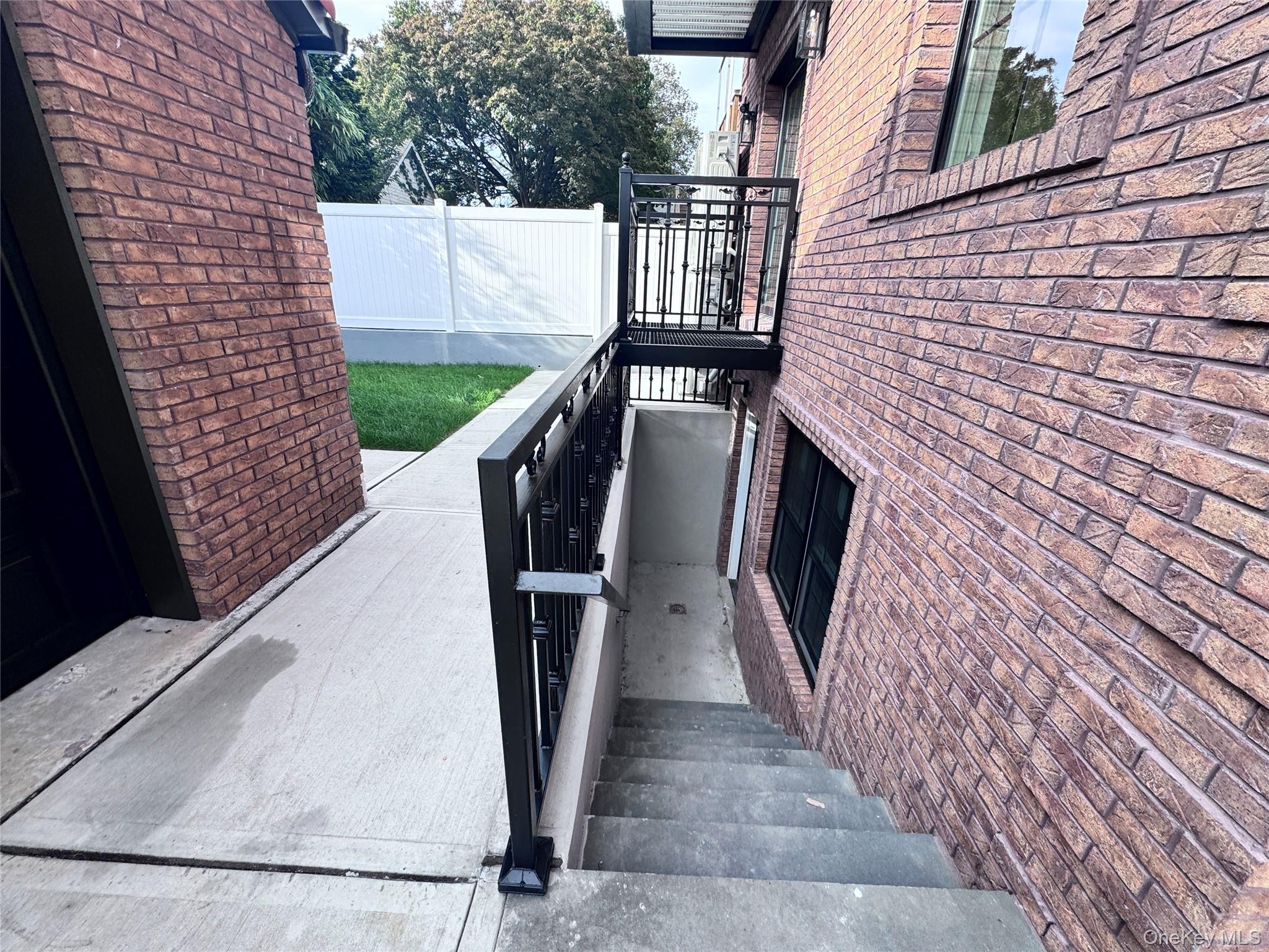 #4 photo, 3824 215th Street, बेसाइड Bayside , NY 11361