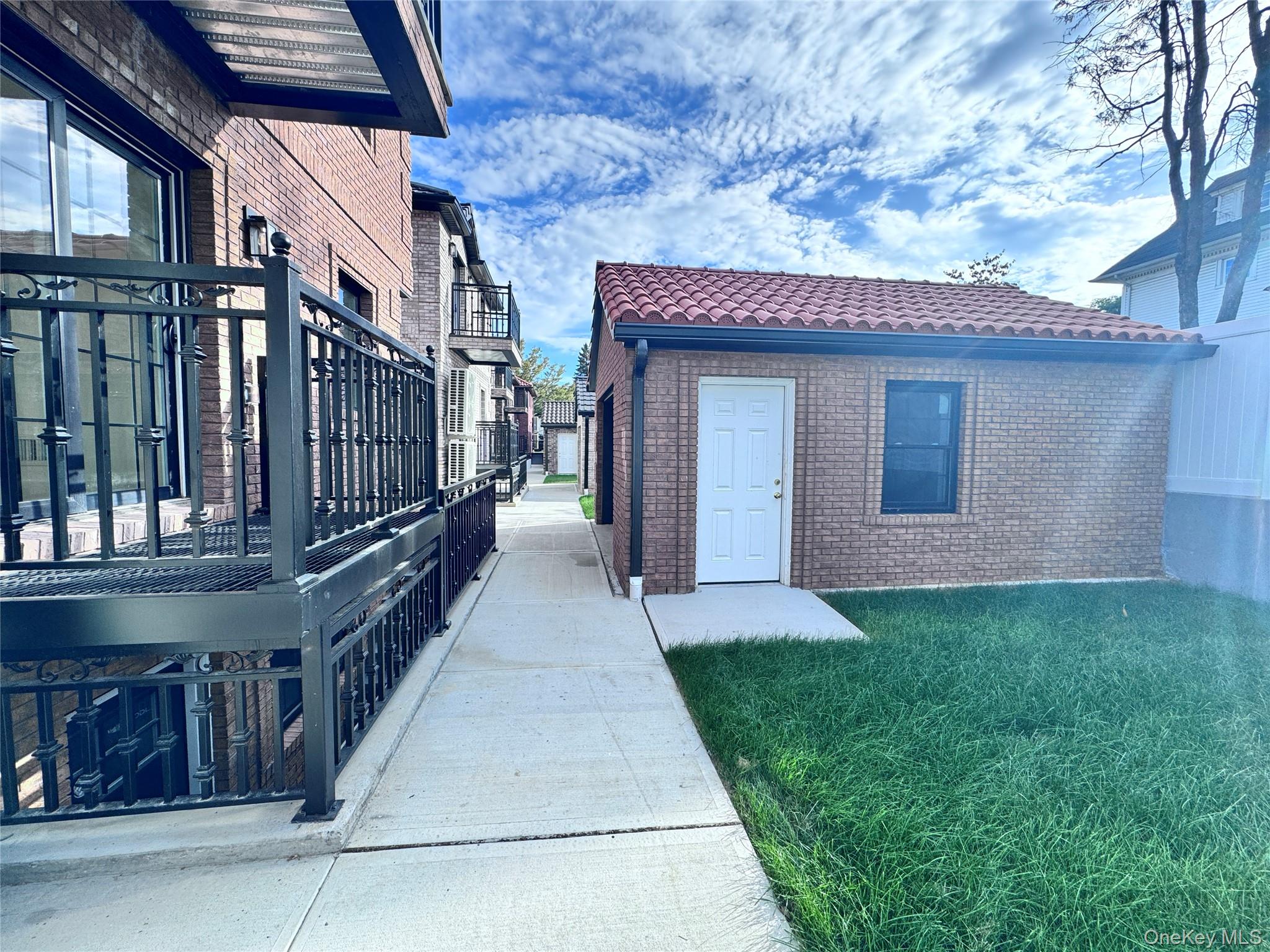 #5 photo, 3824 215th Street, बेसाइड Bayside , NY 11361