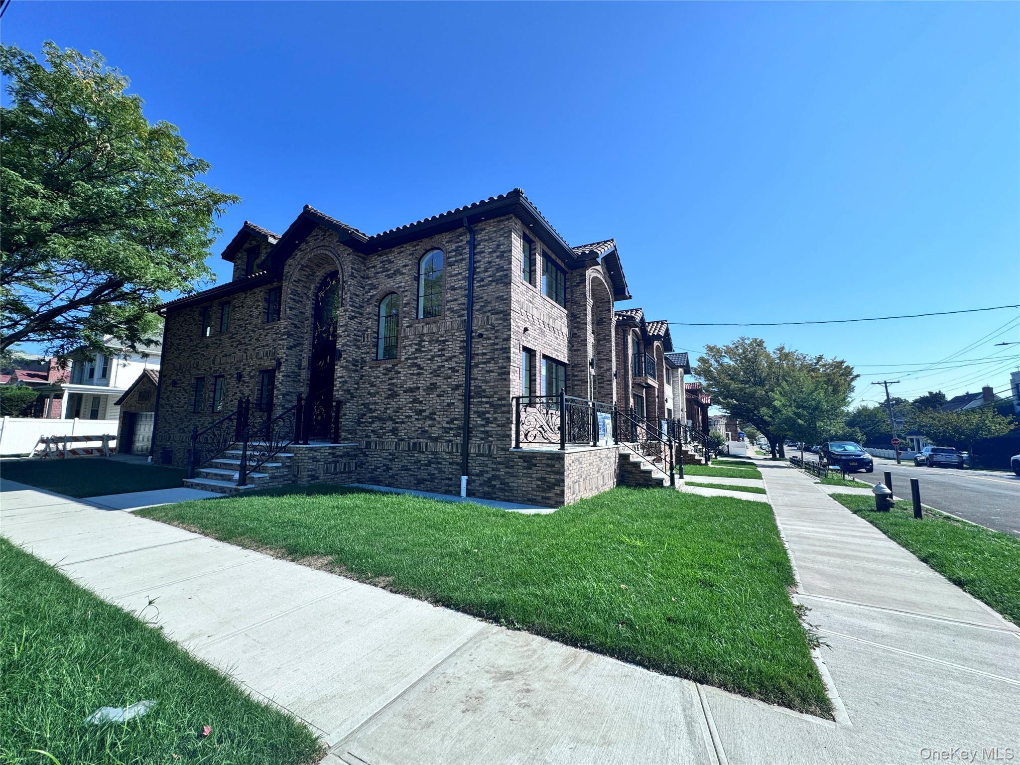 #7 photo, 3824 215th Street, बेसाइड Bayside , NY 11361