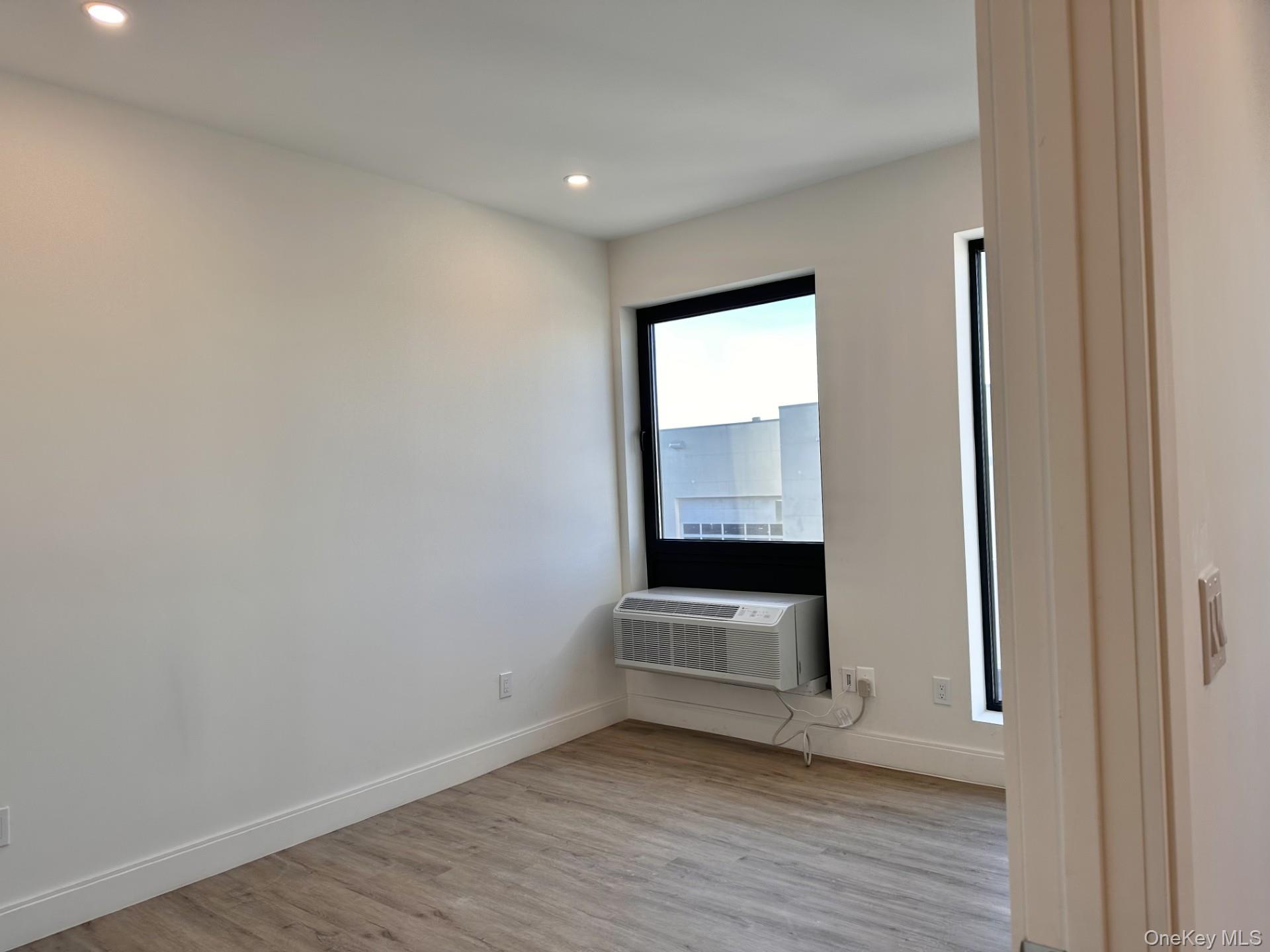 #4 photo, 362 W MERRICK Road, Valley Stream , NY 11580