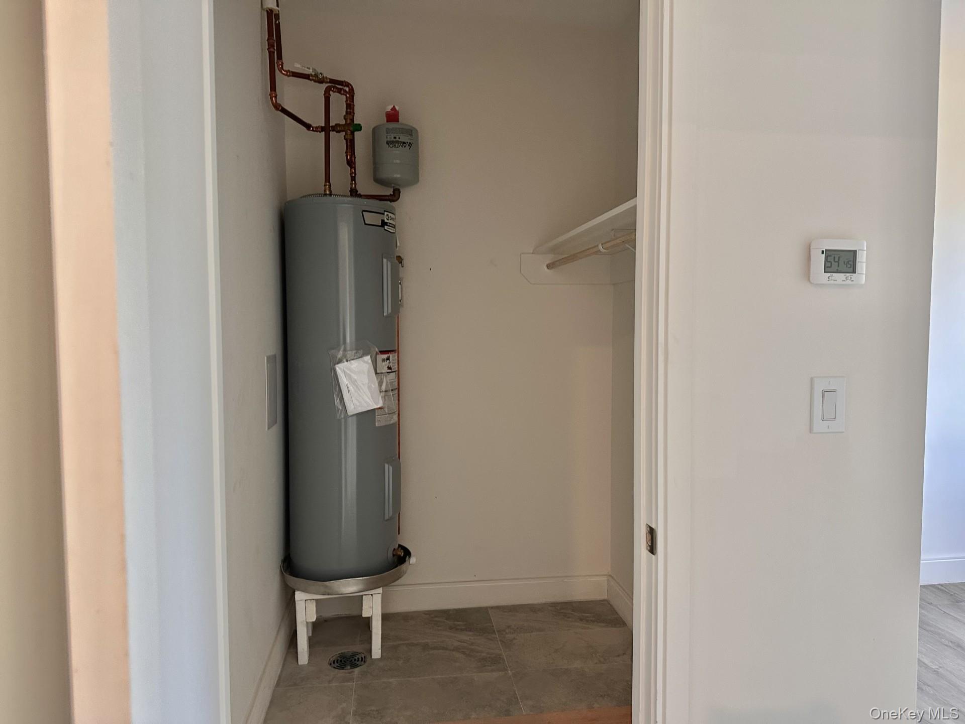 #4 photo, 362 W MERRICK Road, Valley Stream , NY 11580