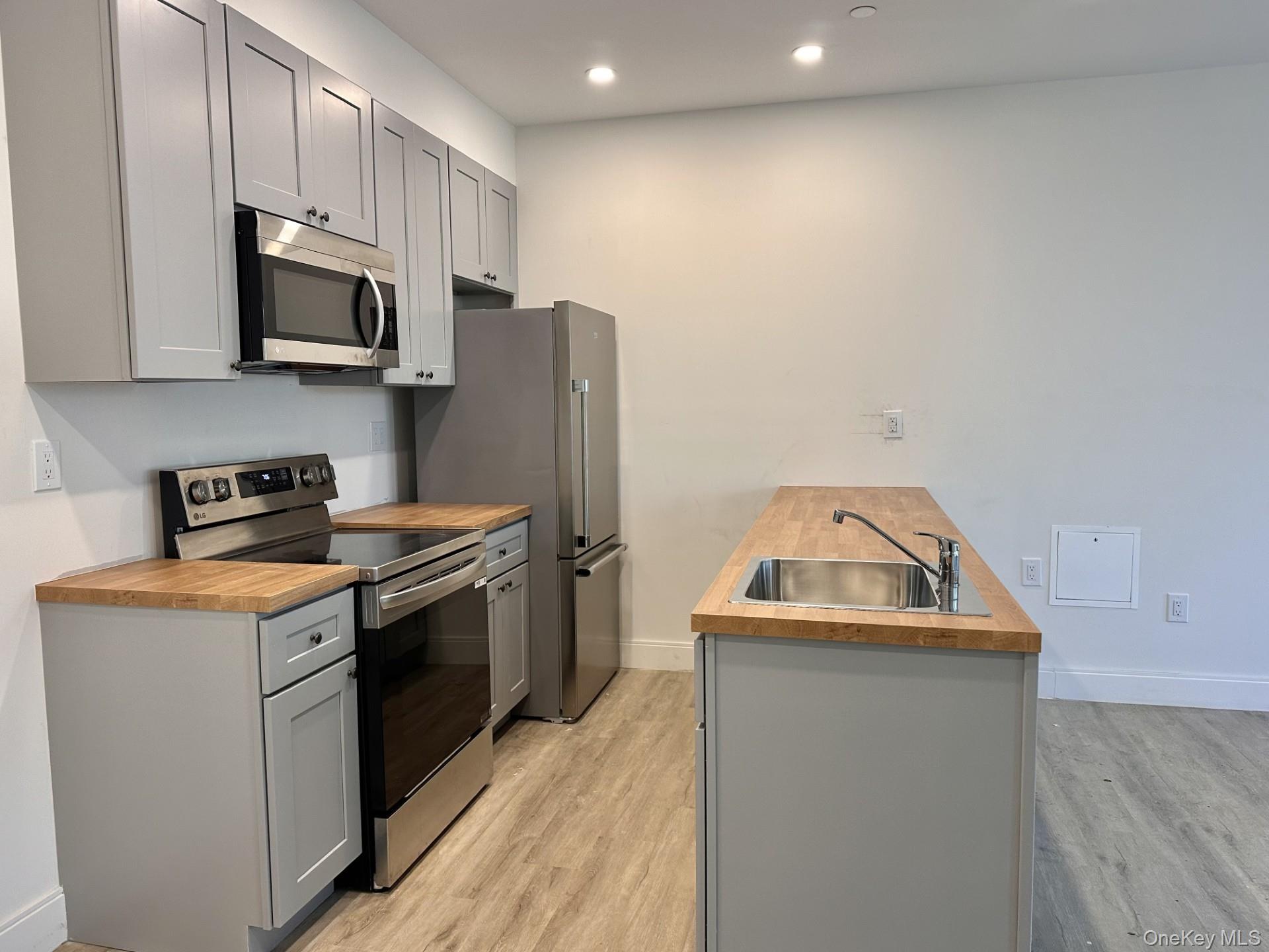 #3 photo, 362 W MERRICK Road, Valley Stream , NY 11580