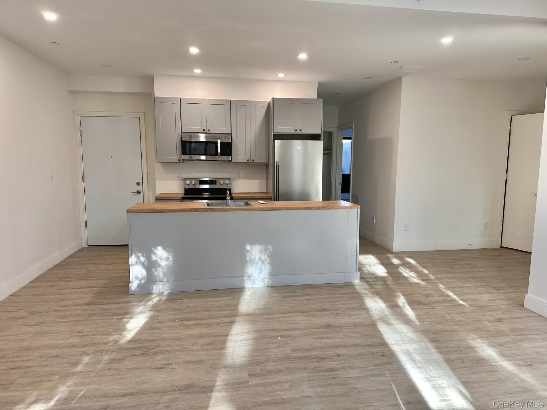 #3 photo, 362 W MERRICK Road, Valley Stream , NY 11580