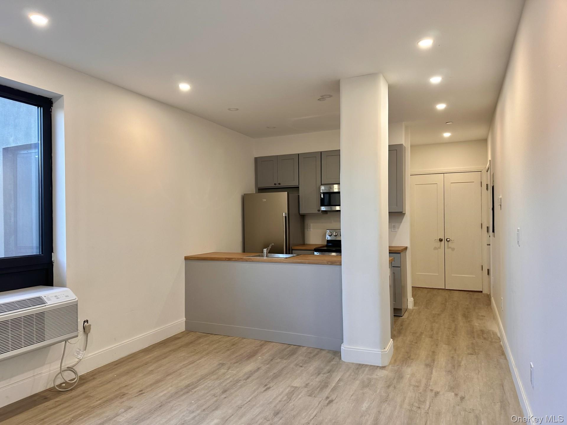 #4 photo, 362 W MERRICK Road, Valley Stream , NY 11580