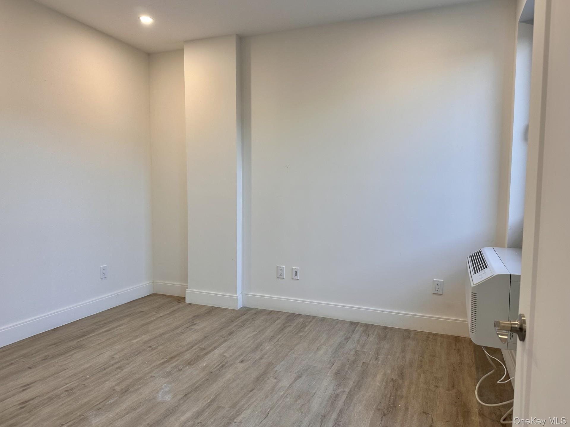 #7 photo, 362 W MERRICK Road, Valley Stream , NY 11580