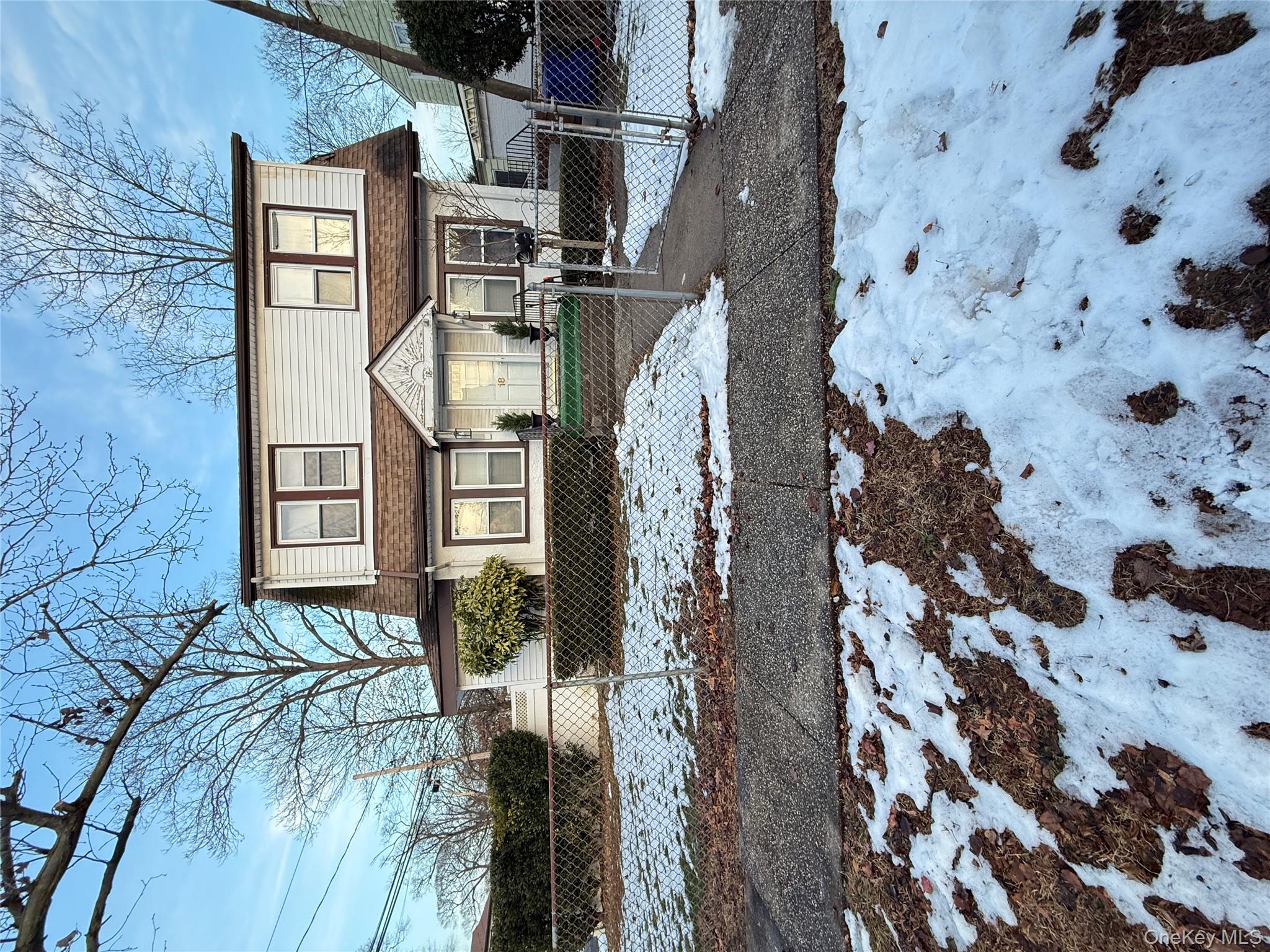 #1 photo, 18 Hotchkiss Place, מחוז נסאו Freeport , NY 11520