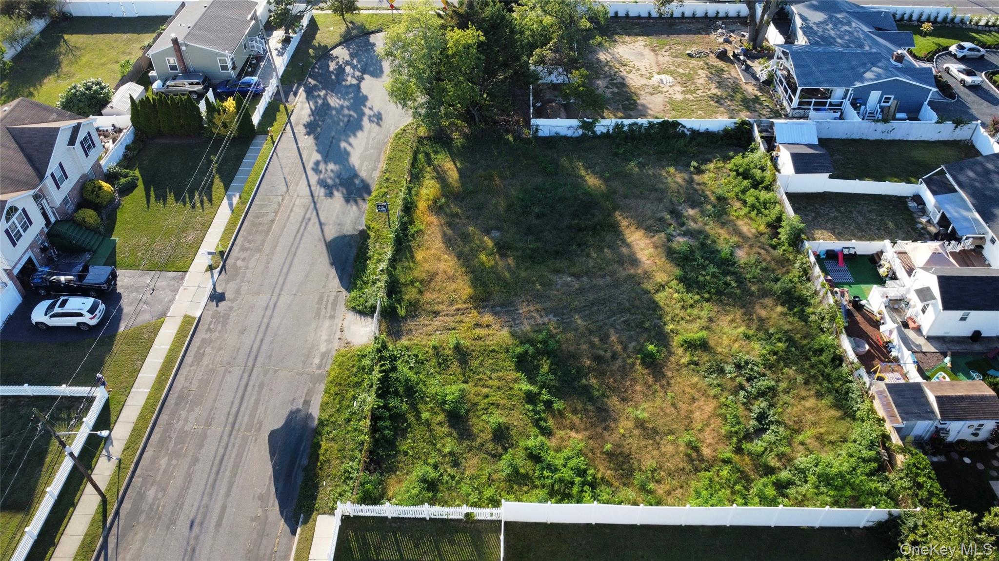 #2 photo, 485 LOT A 42nd Street, سوفولك North Lindenhurst , NY 11757