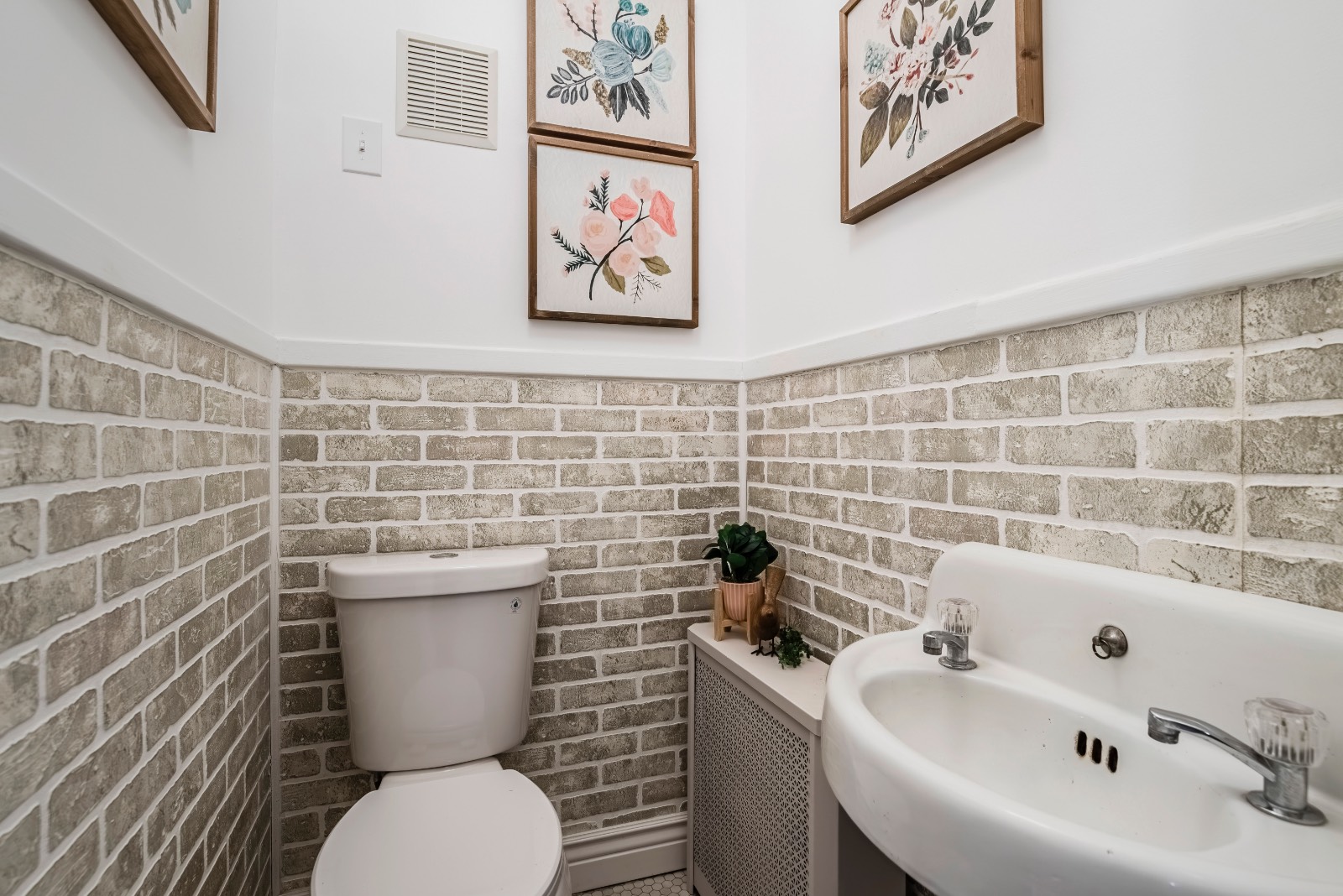 #47 photo, 2210 Douglas Crescent, Utica , NY 13501