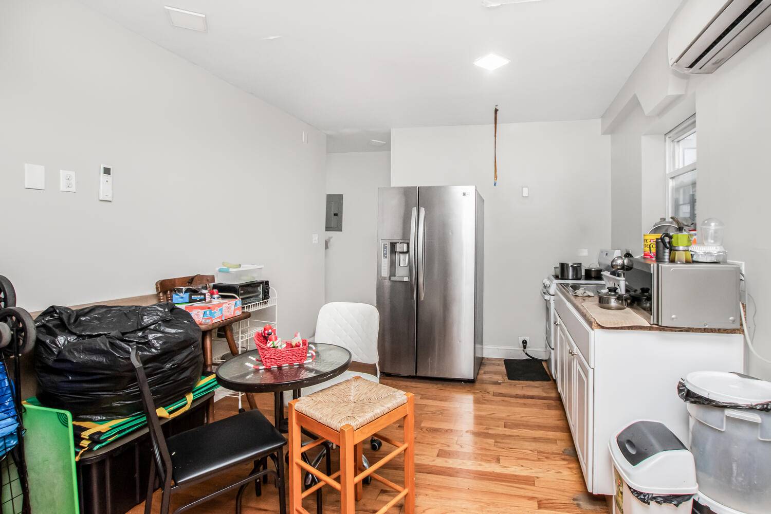 #15 photo, 1696 Monroe Ave, Claremont , NY 10457