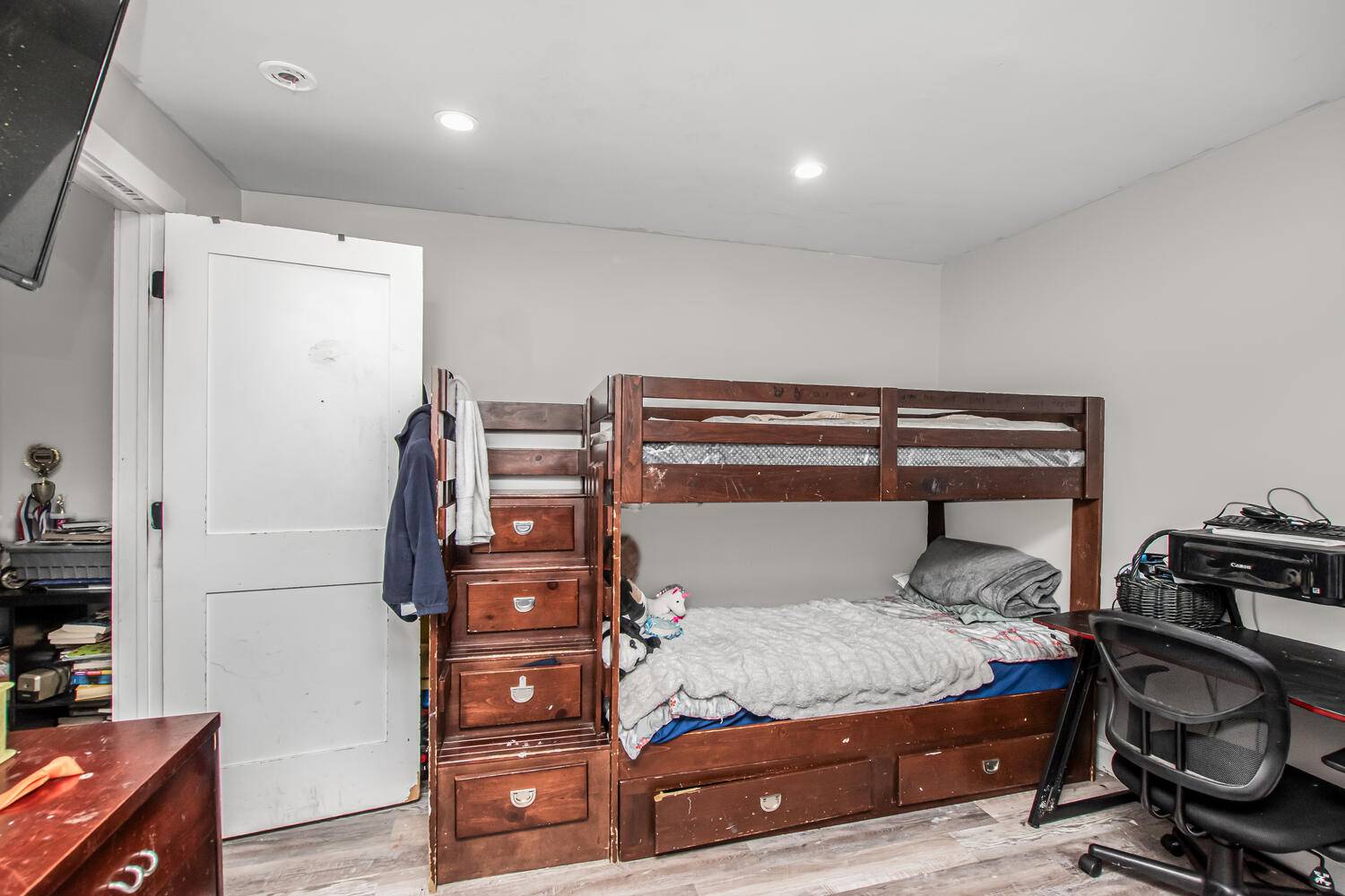 #19 photo, 1696 Monroe Ave, Claremont , NY 10457