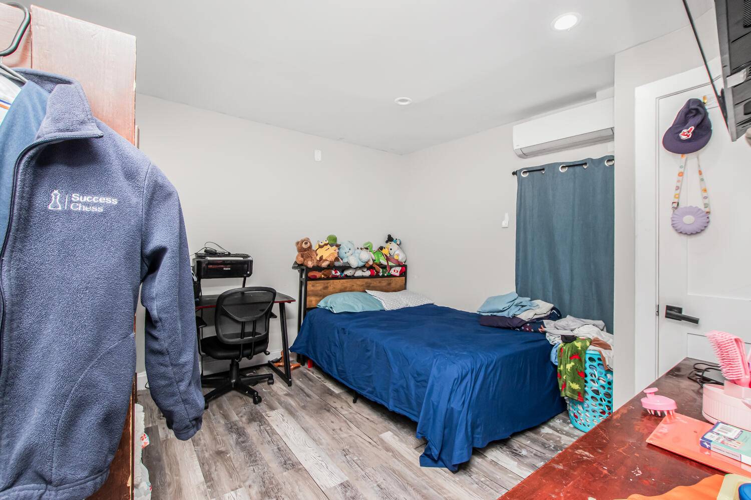 #20 photo, 1696 Monroe Ave, Claremont , NY 10457