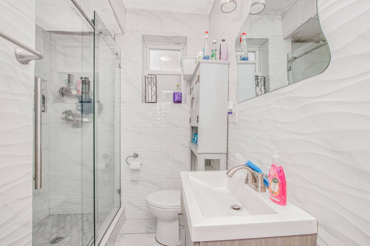 #7 photo, 1696 Monroe Ave, Claremont , NY 10457