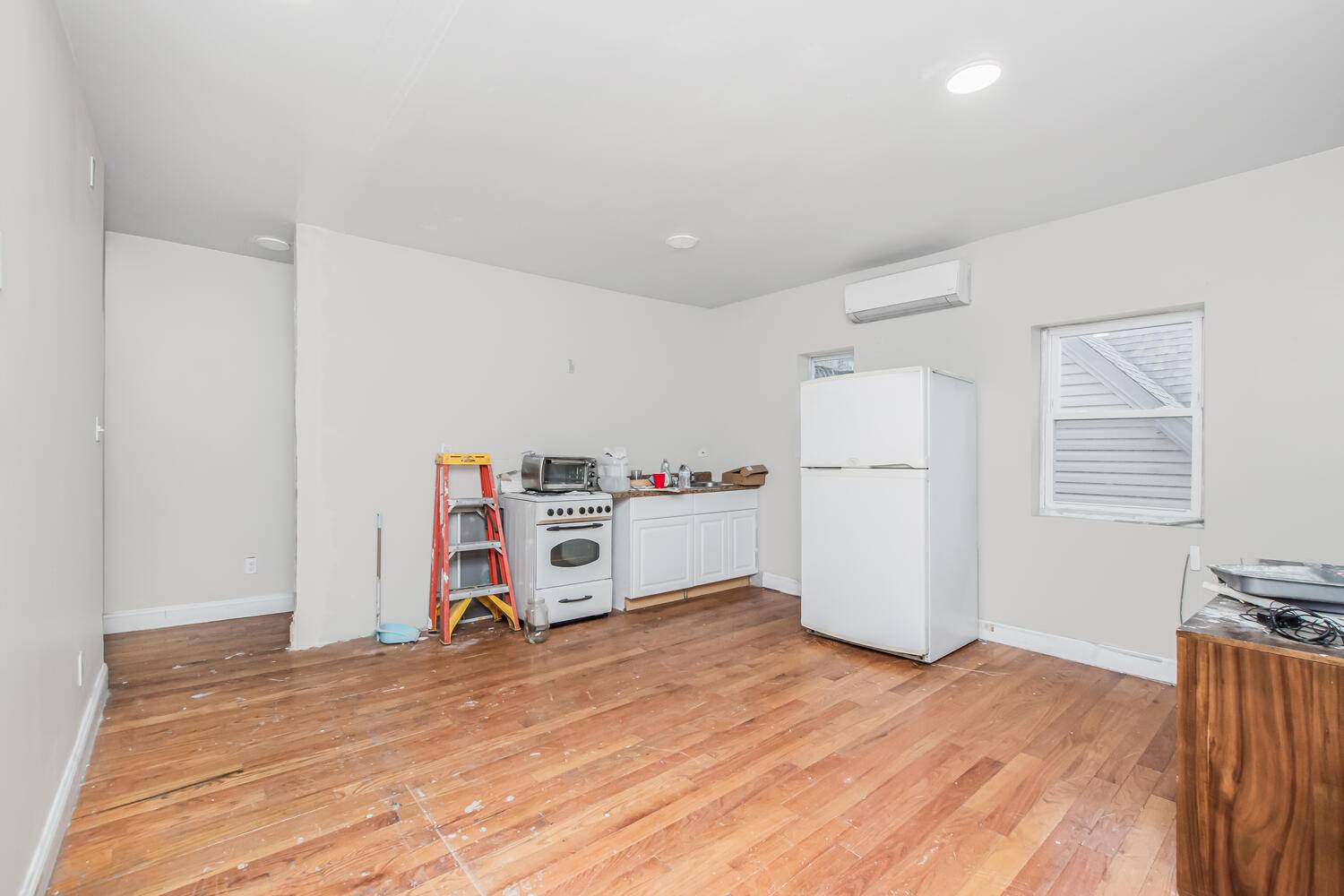 #9 photo, 1696 Monroe Ave, Claremont , NY 10457