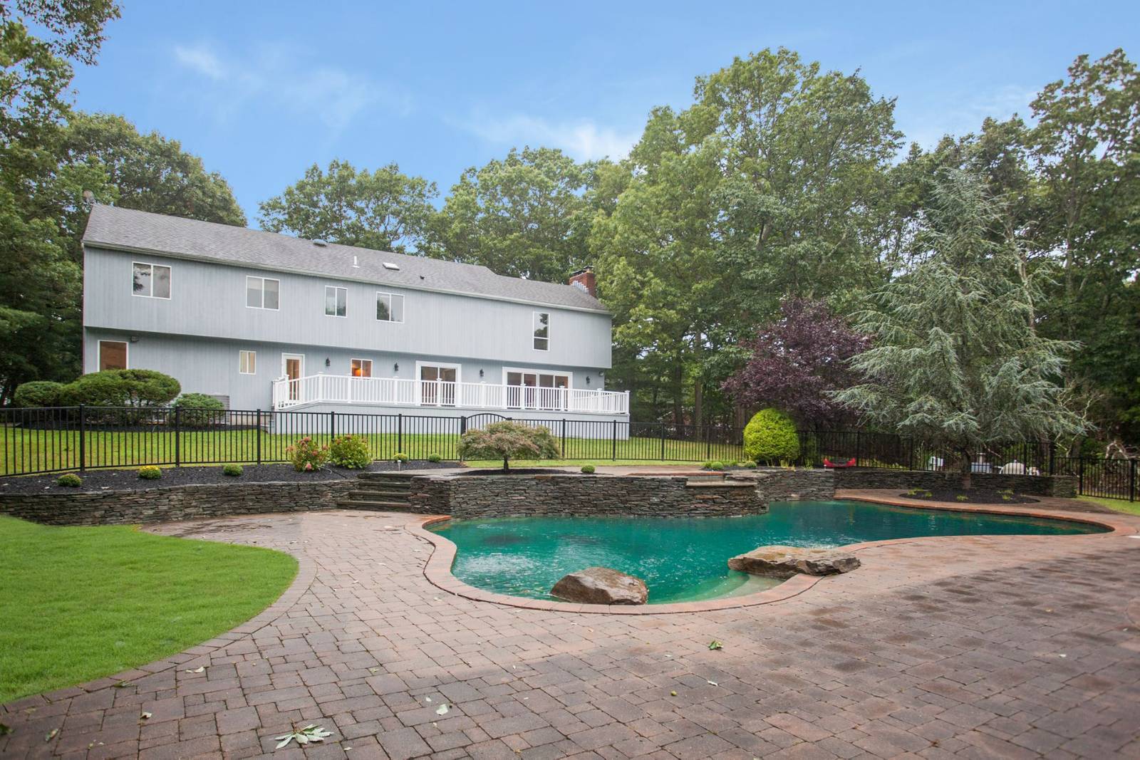 #33 photo, 12  N Ridge Road, Setauket , NY 11733