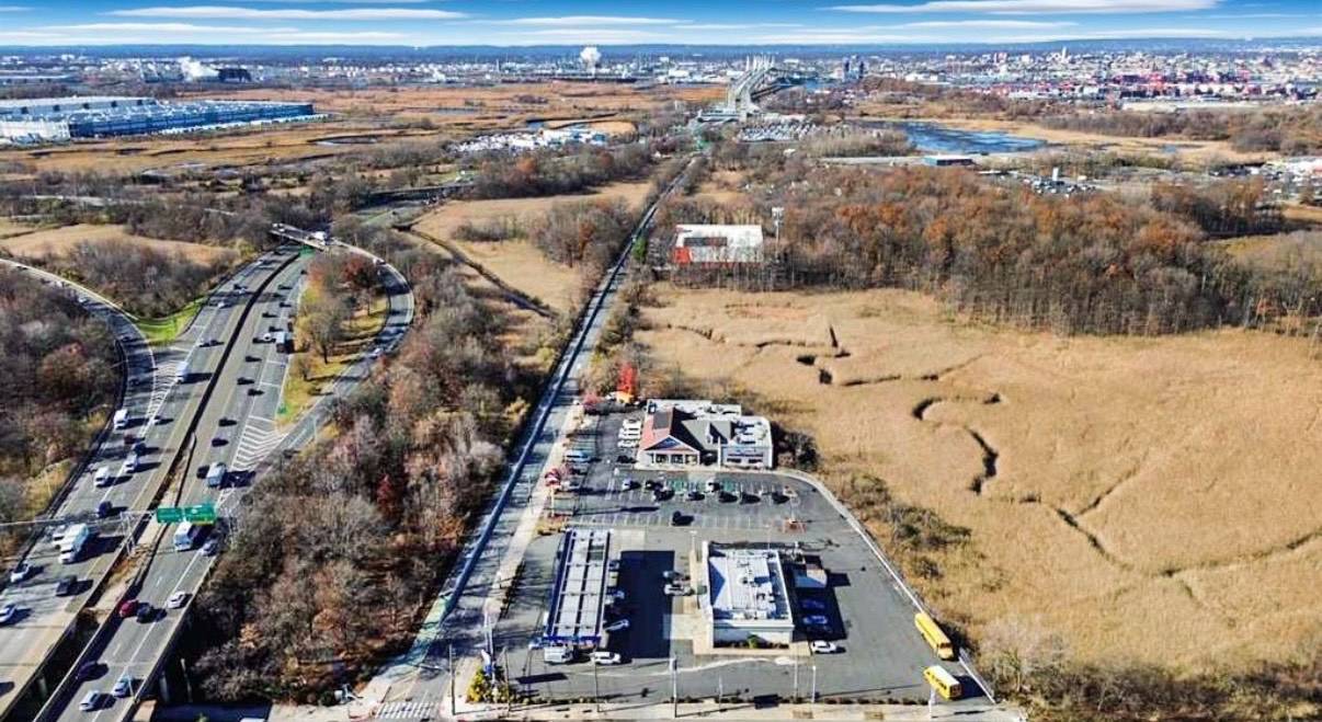 #3 photo, 1105 Goethals N Rd, Staten Island , NY 10303