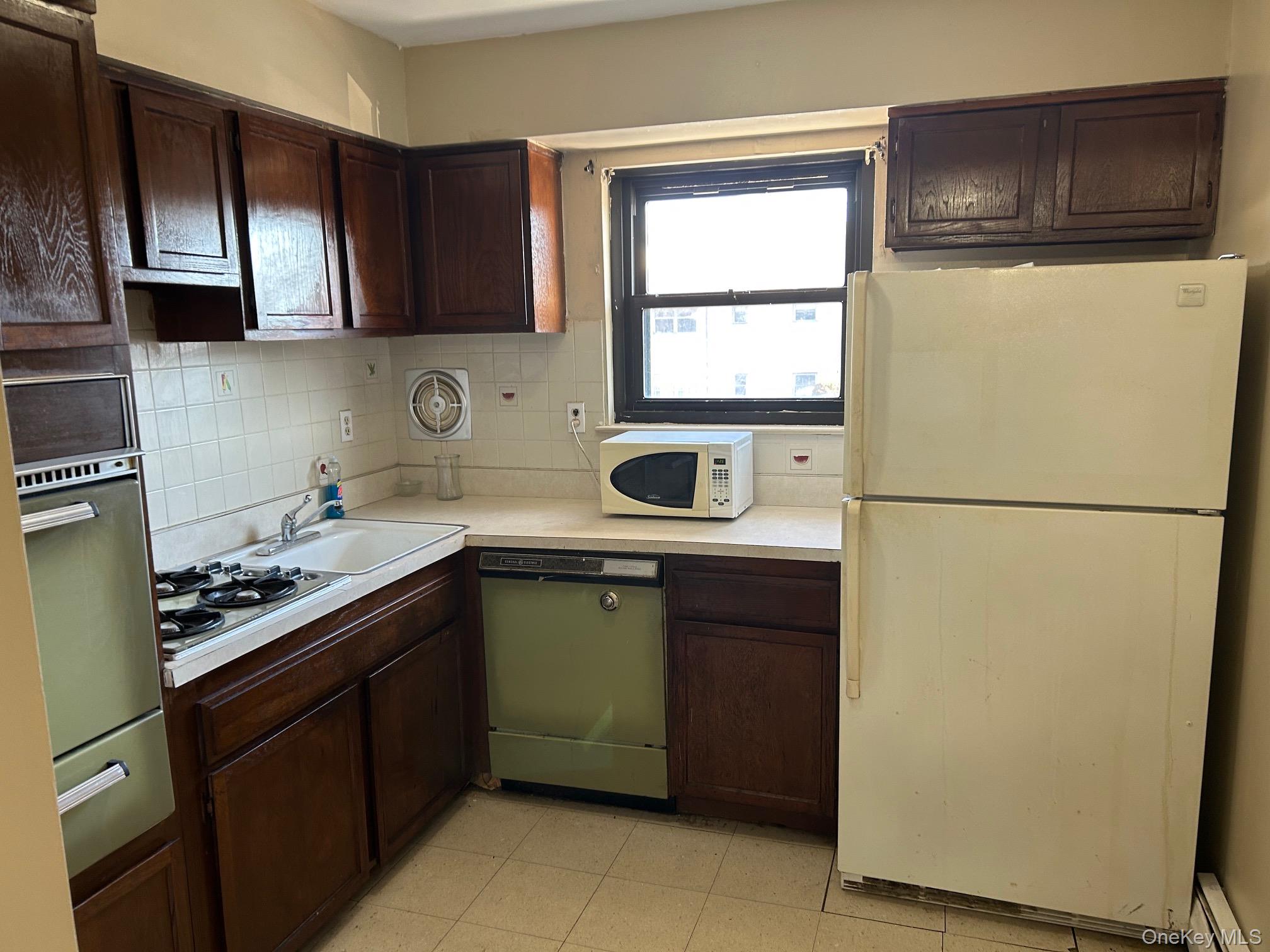 #9 photo, 68 Sneden Place, Spring Valley , NY 10977