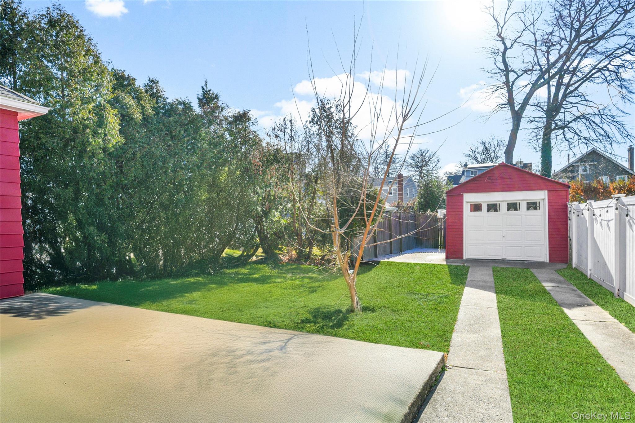 #12 photo, 1083 Hunter Avenue, Pelham , NY 10803