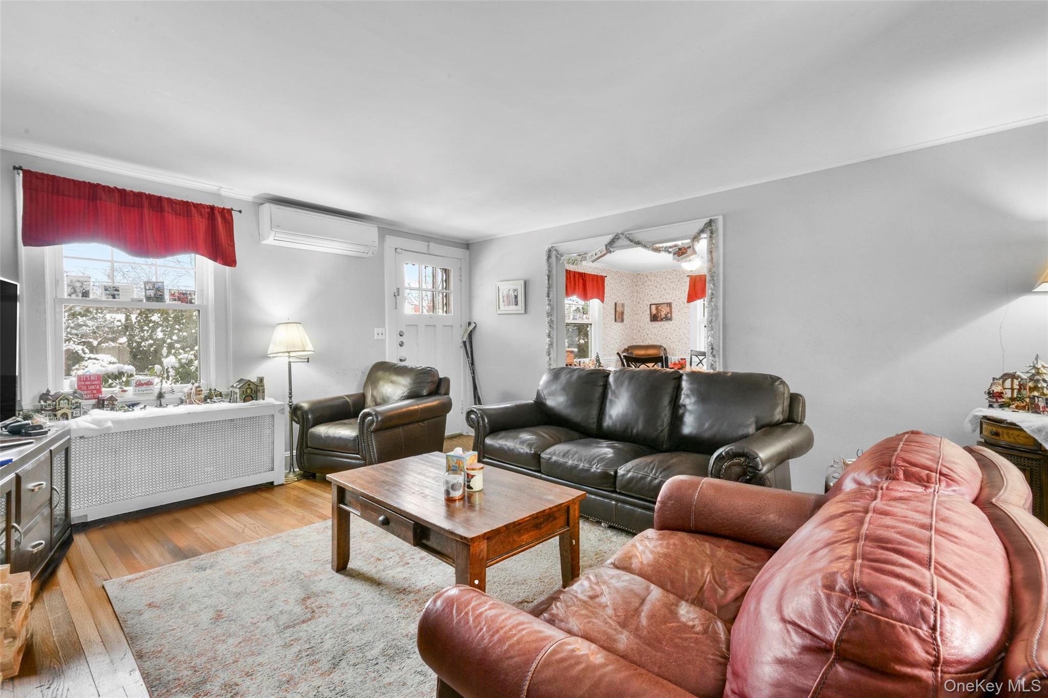 #3 photo, 1083 Hunter Avenue, Pelham , NY 10803