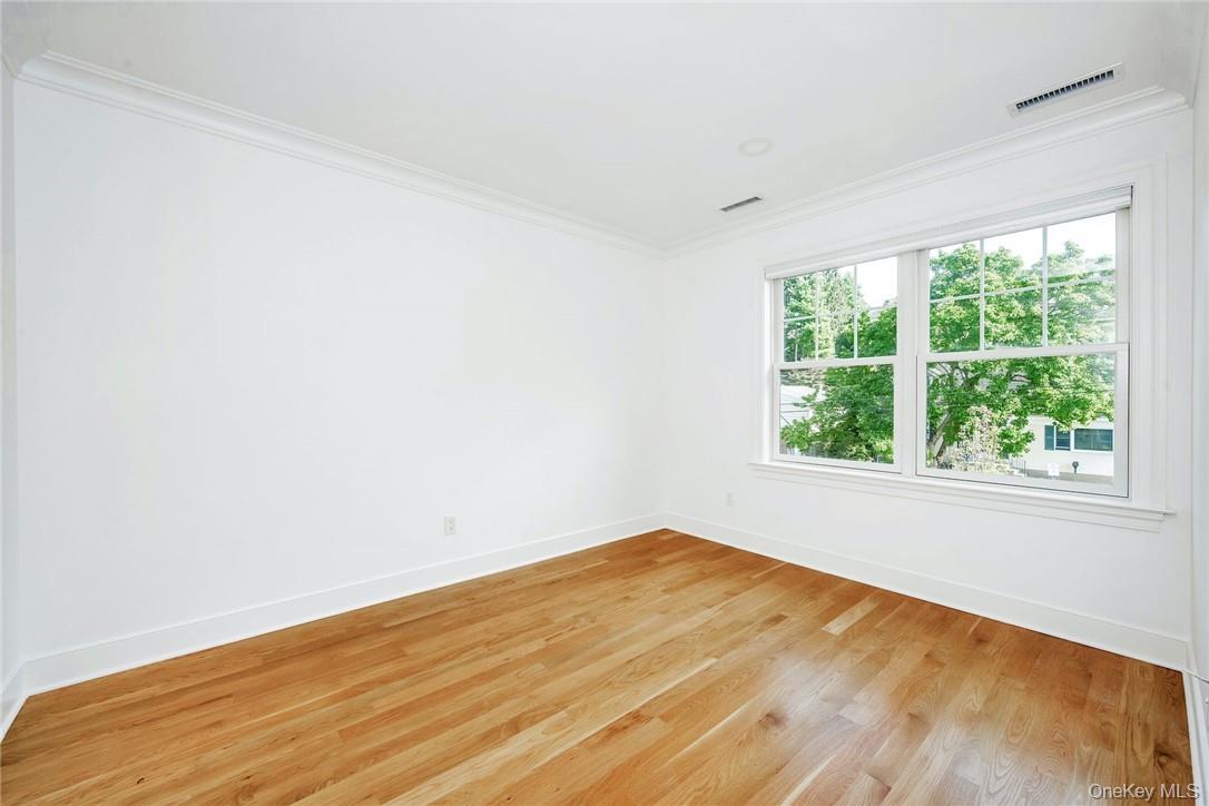 #14 photo, 233 Lincoln Avenue, West Harrison , NY 10604