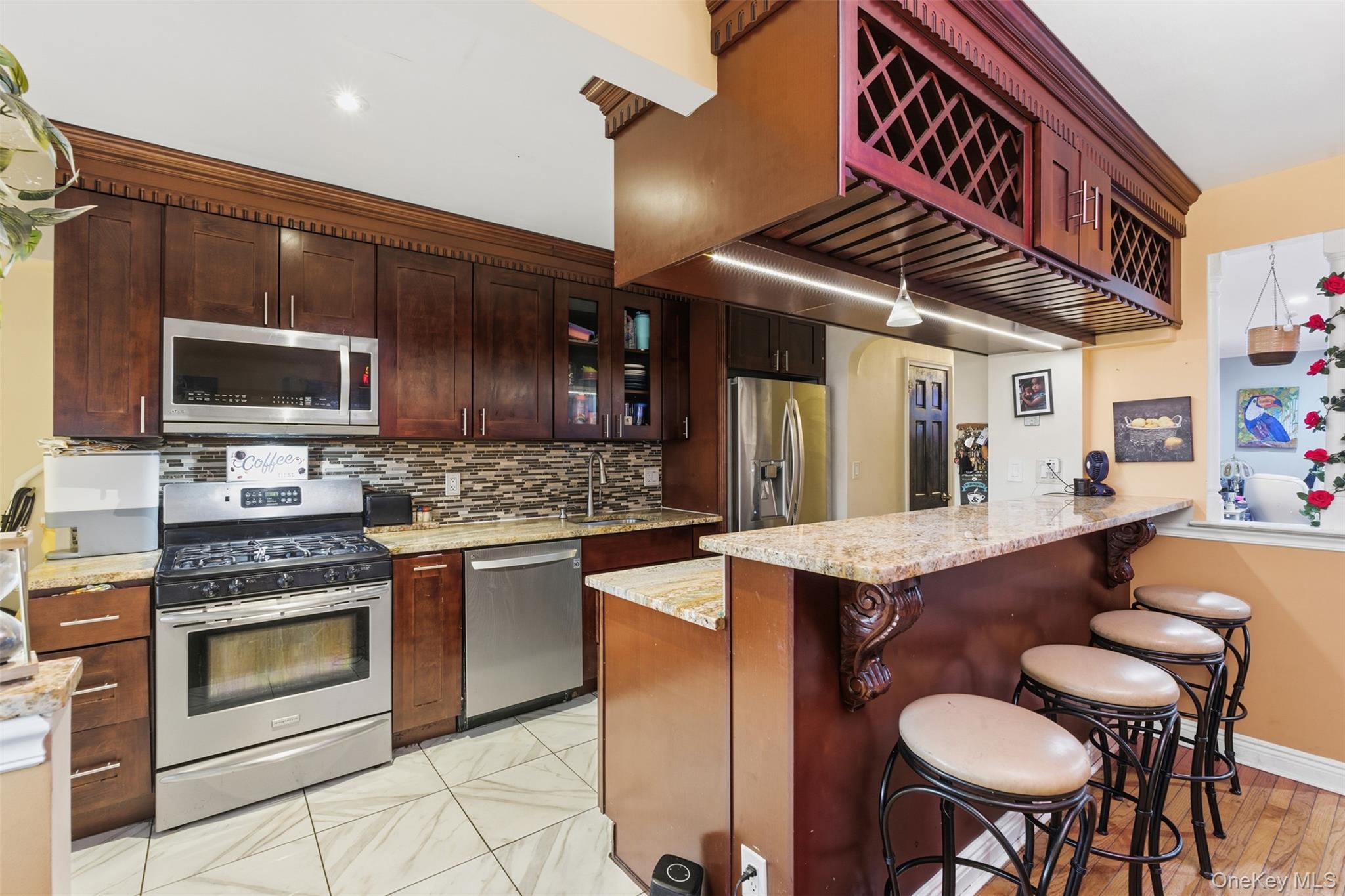 #7 photo, 1408 Astor Avenue, Bronx , NY 10469