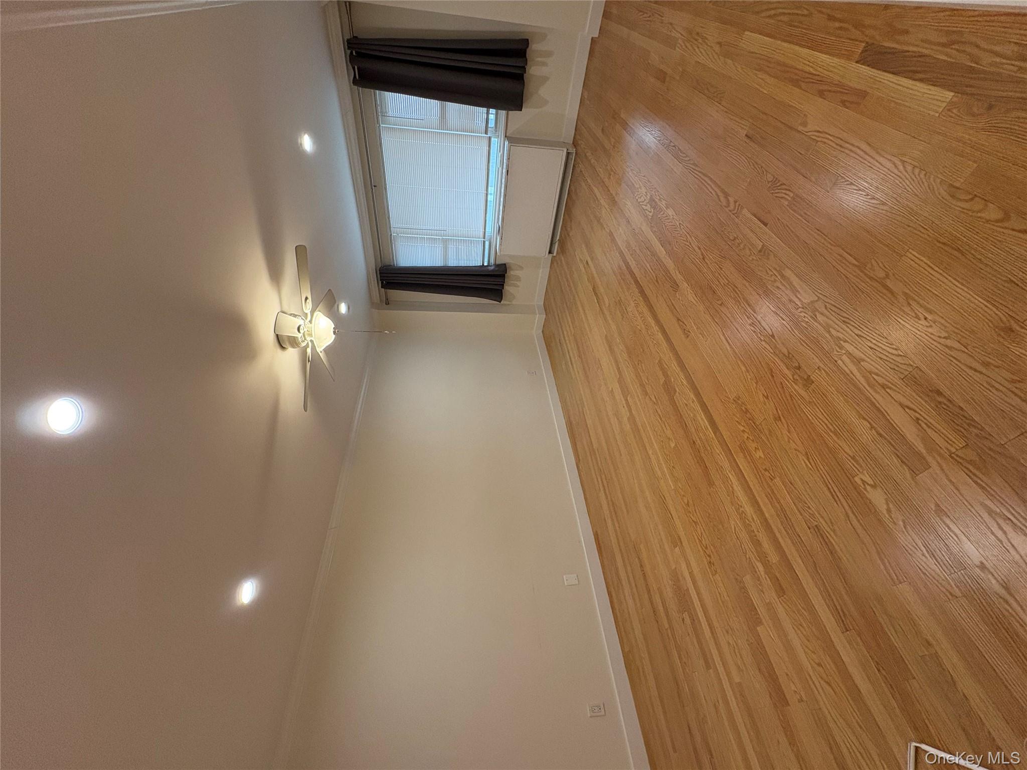 #10 photo, 300 martine ave, White Plains , NY 10601