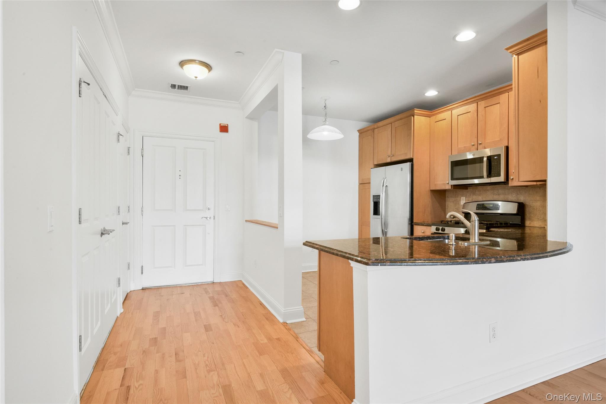 #4 photo, 55 1st Street, Pelham , NY 10803