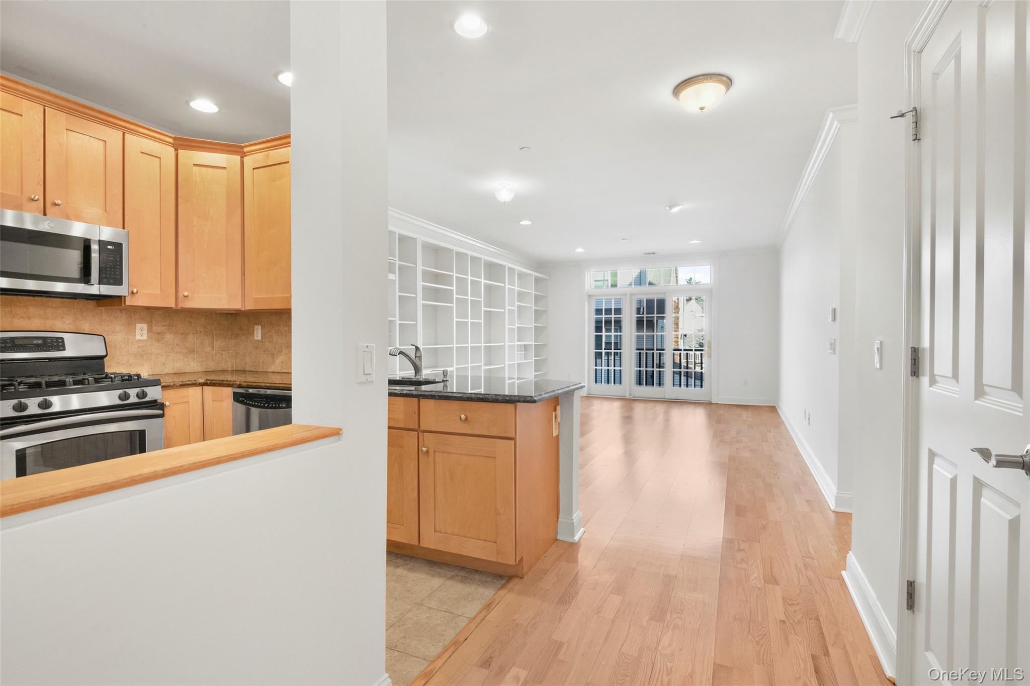 #7 photo, 55 1st Street, Pelham , NY 10803