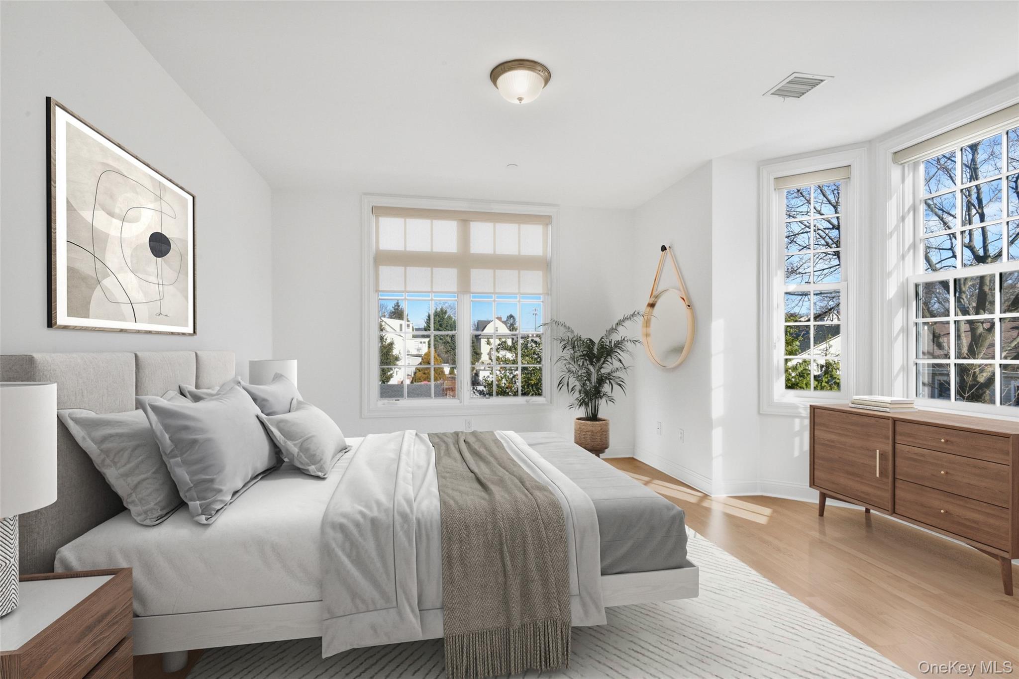 #8 photo, 55 1st Street, Pelham , NY 10803