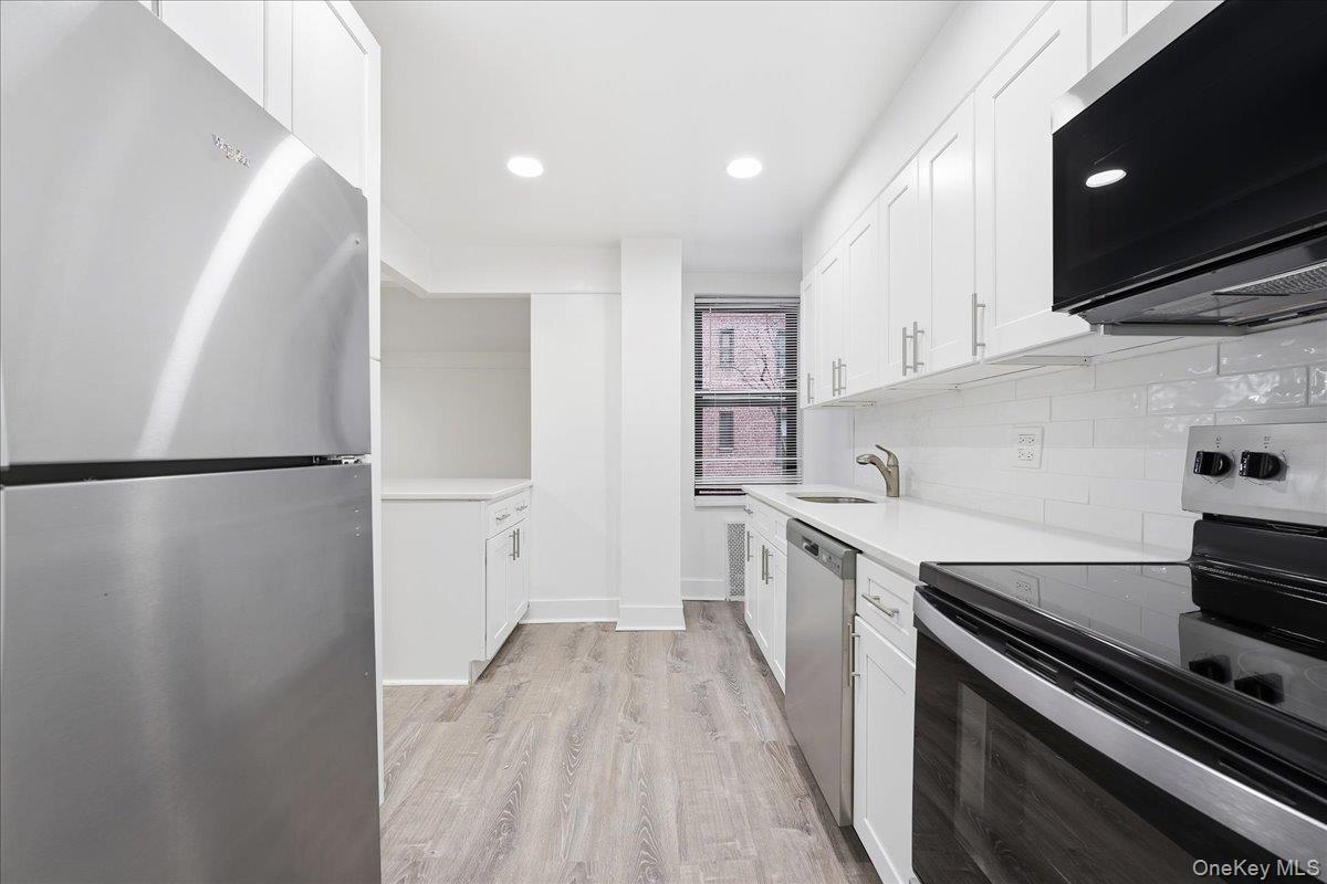 #4 photo, 3840 Greystone Avenue, Bronx , NY 10463