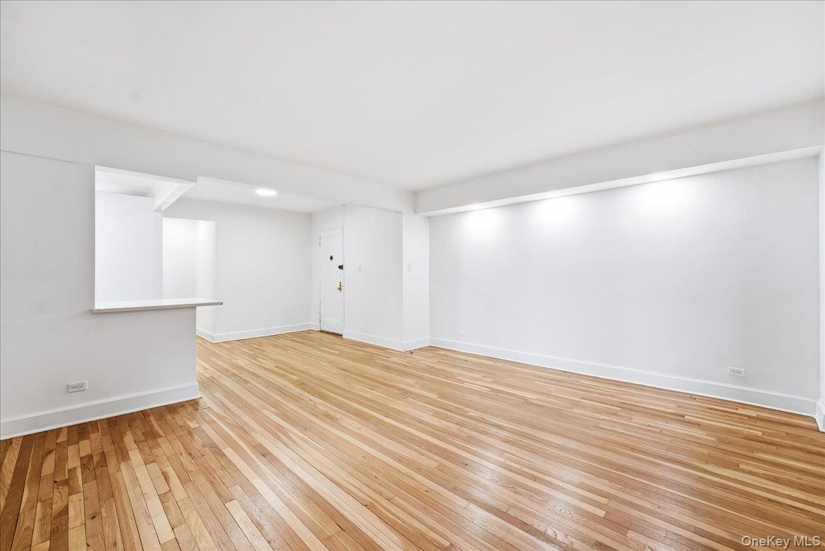 #9 photo, 3840 Greystone Avenue, Bronx , NY 10463