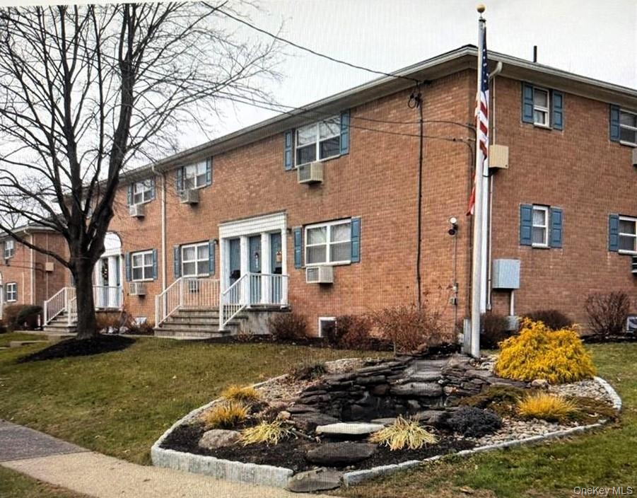 #2 photo, 140 Meyer Oval, Pearl River , NY 10965