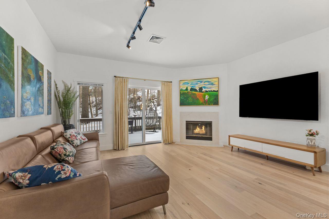 #11 photo, 811 Heritage Hills, Somers , NY 10589