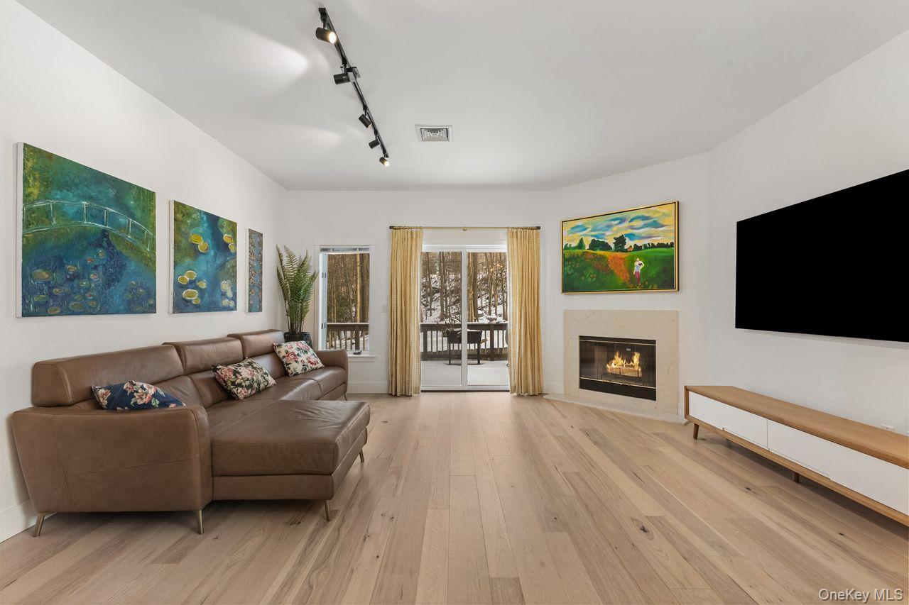 #4 photo, 811 Heritage Hills, Somers , NY 10589