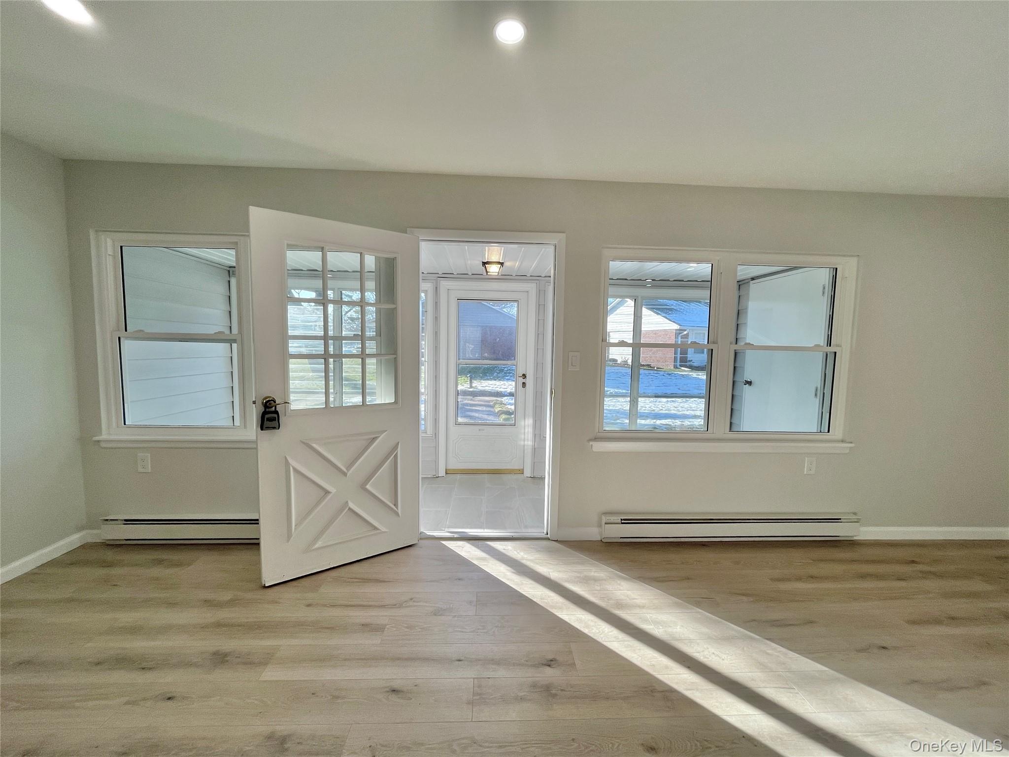 #12 photo, 42 Trent Ct, מחוז סאפוק Ridge , NY 11961