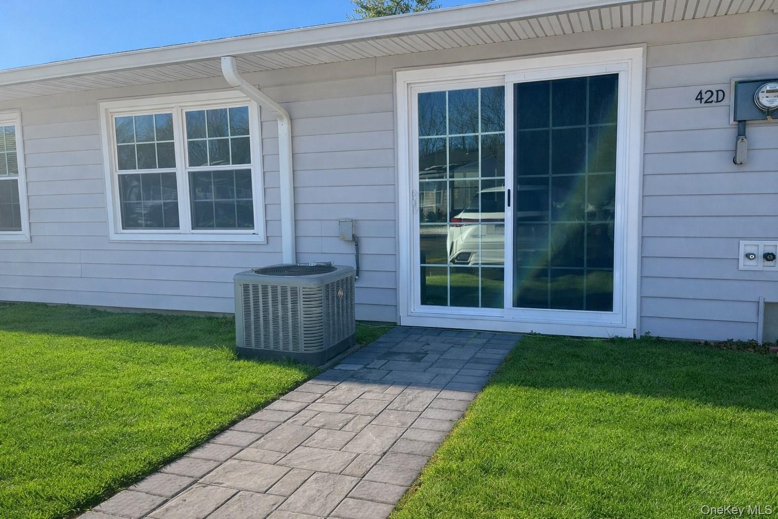 #14 photo, 42 Trent Ct, מחוז סאפוק Ridge , NY 11961