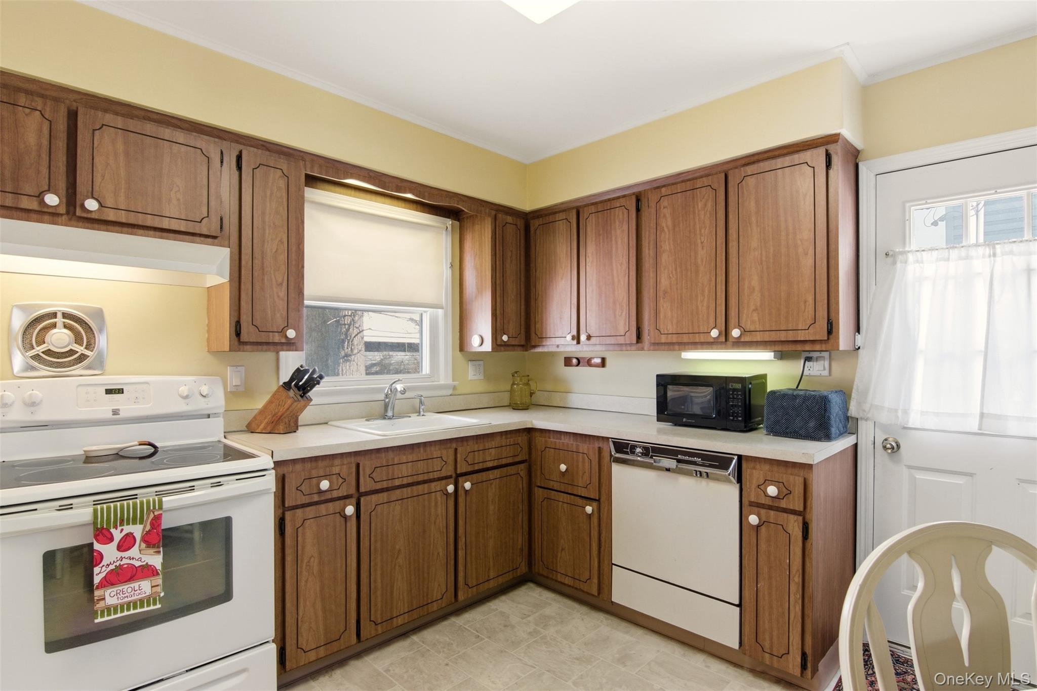 #19 photo, 2393 Maple Avenue, Seaford , NY 11783