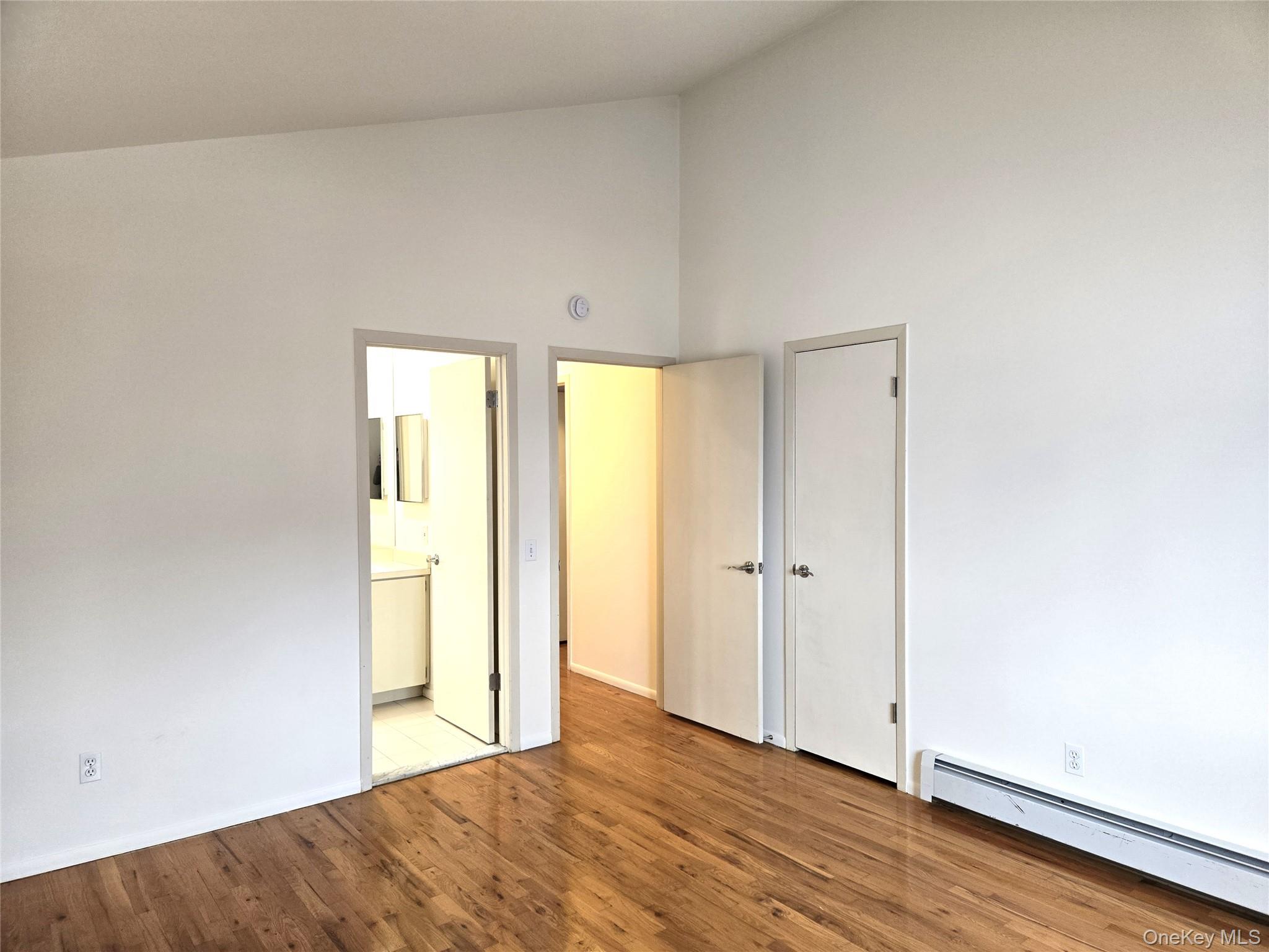 #14 photo, 90 Graywood Road, מחוז נסאו Port Washington , NY 11050