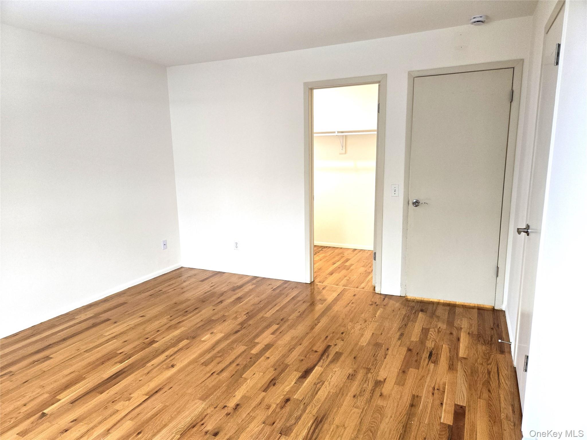 #16 photo, 90 Graywood Road, מחוז נסאו Port Washington , NY 11050