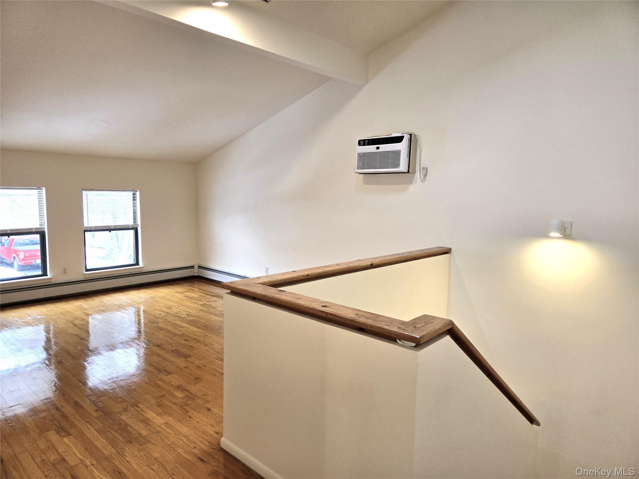 #19 photo, 90 Graywood Road, מחוז נסאו Port Washington , NY 11050