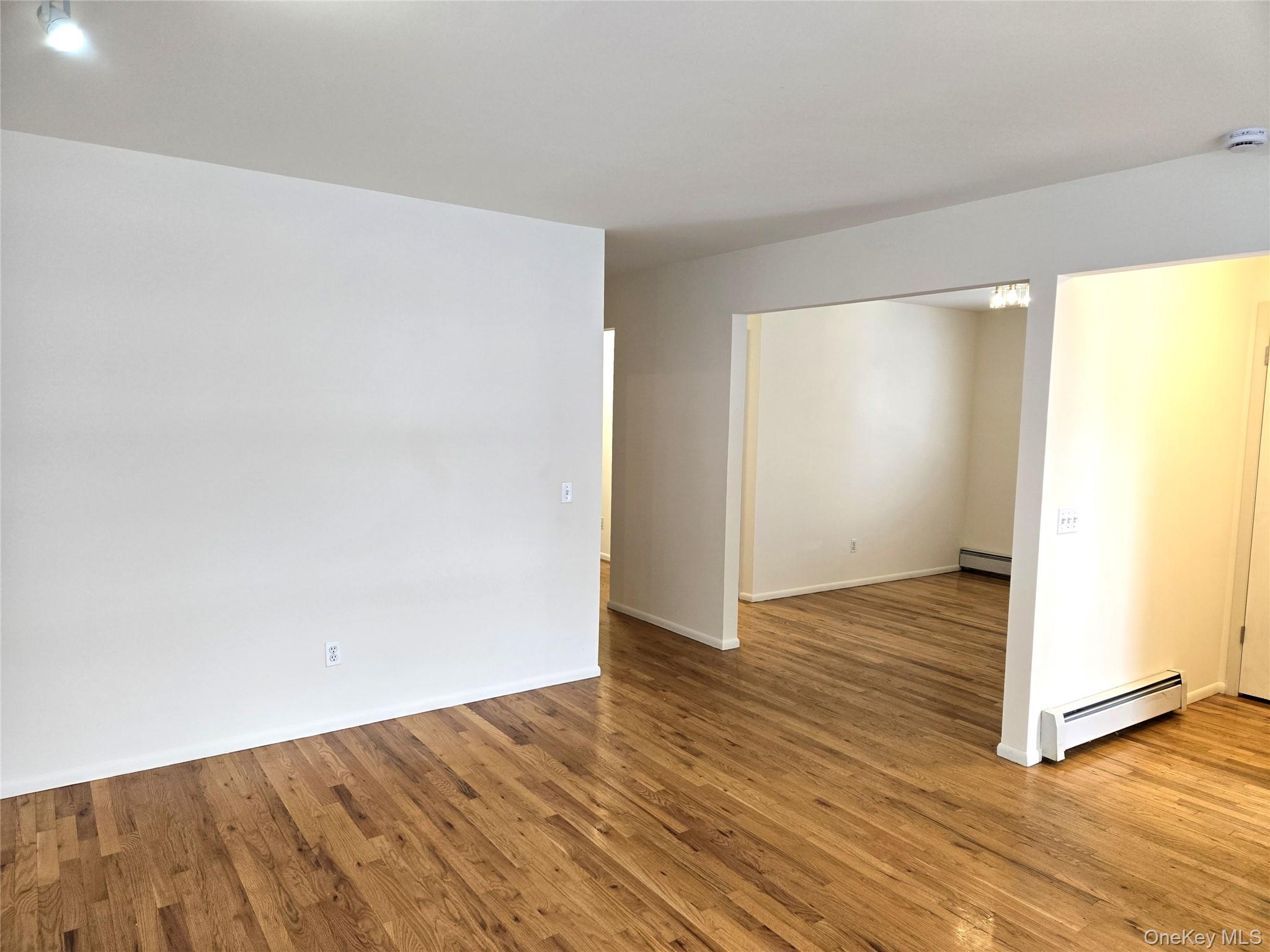 #4 photo, 90 Graywood Road, מחוז נסאו Port Washington , NY 11050