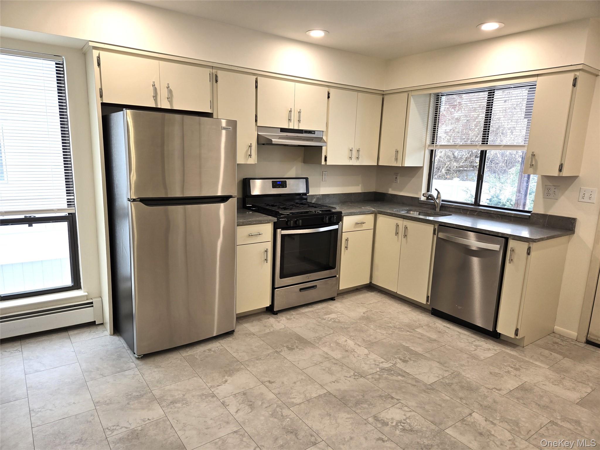 #6 photo, 90 Graywood Road, מחוז נסאו Port Washington , NY 11050