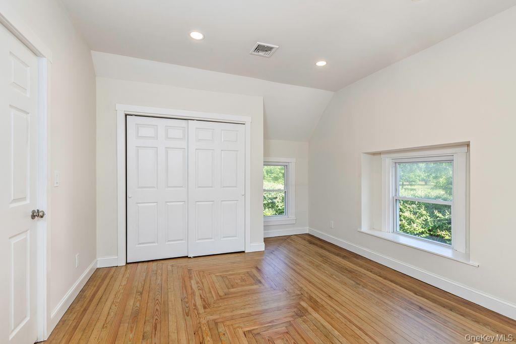 #10 photo, 48 Senix Avenue, सफ़ोक काउंटी Center Moriches , NY 11934