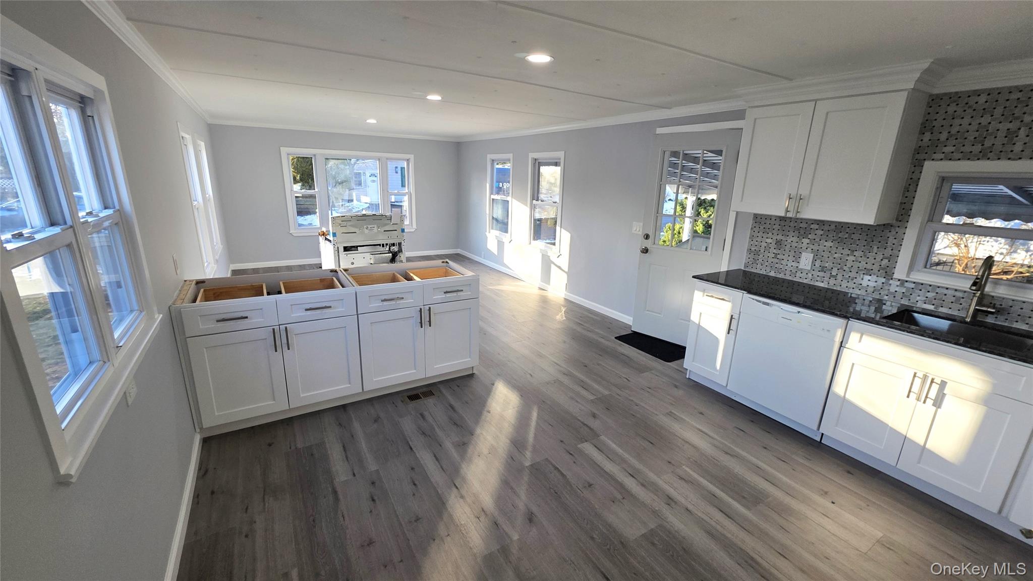 #12 photo, 13 Buttercup Drive, सफ़ोक काउंटी Bohemia , NY 11716