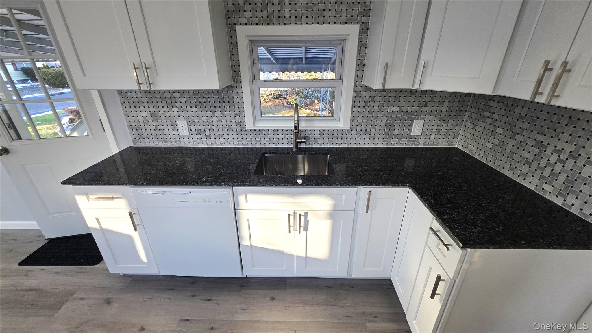 #14 photo, 13 Buttercup Drive, सफ़ोक काउंटी Bohemia , NY 11716