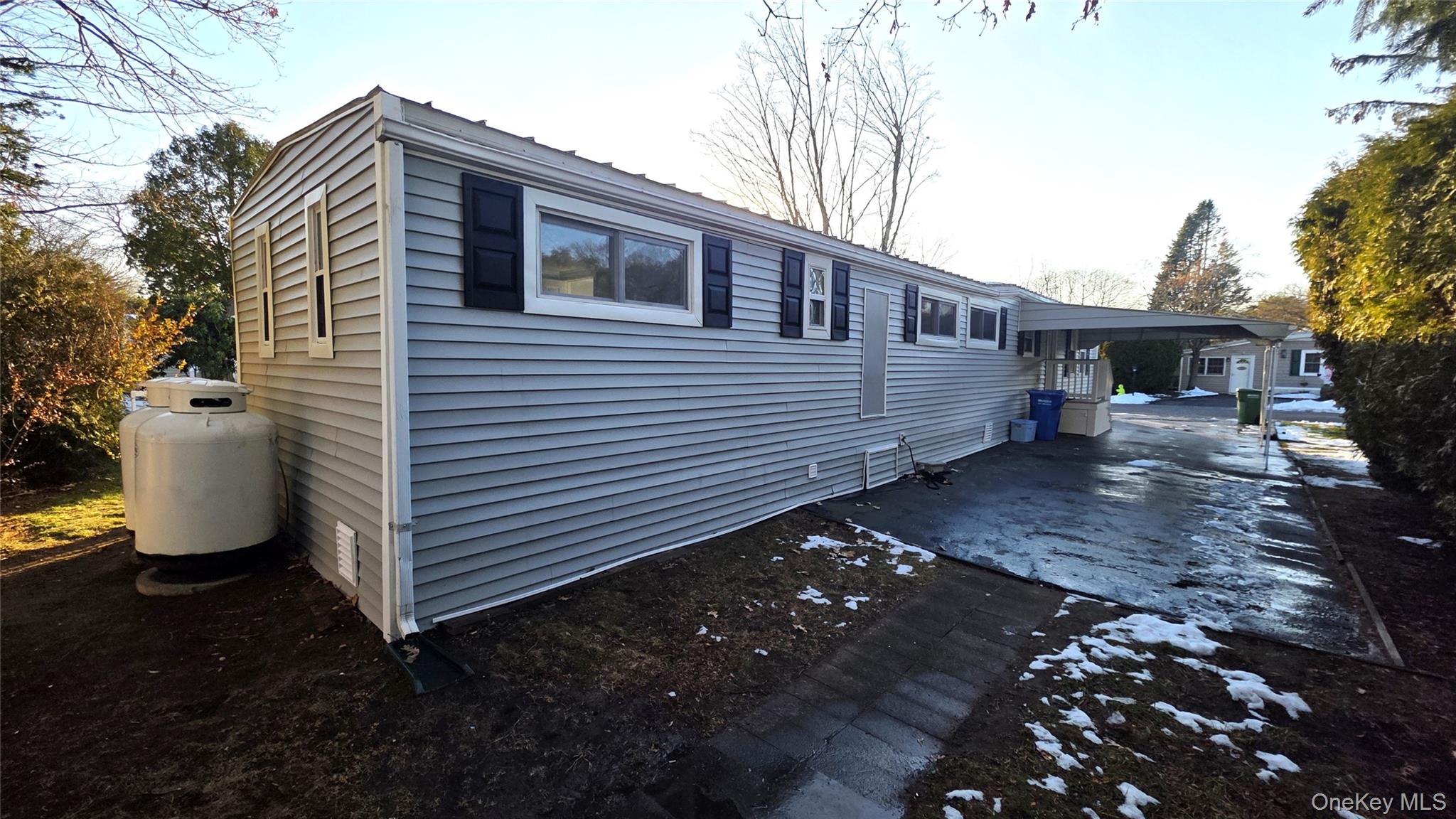 #3 photo, 13 Buttercup Drive, सफ़ोक काउंटी Bohemia , NY 11716